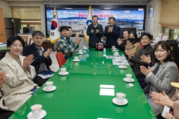 ‘이스트폴 입주예정자협의회’감사패 전달식