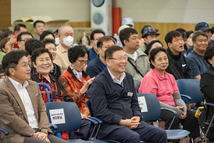 '2025 희망마차 추석맞이 나눔축제'를 개최했습니다.