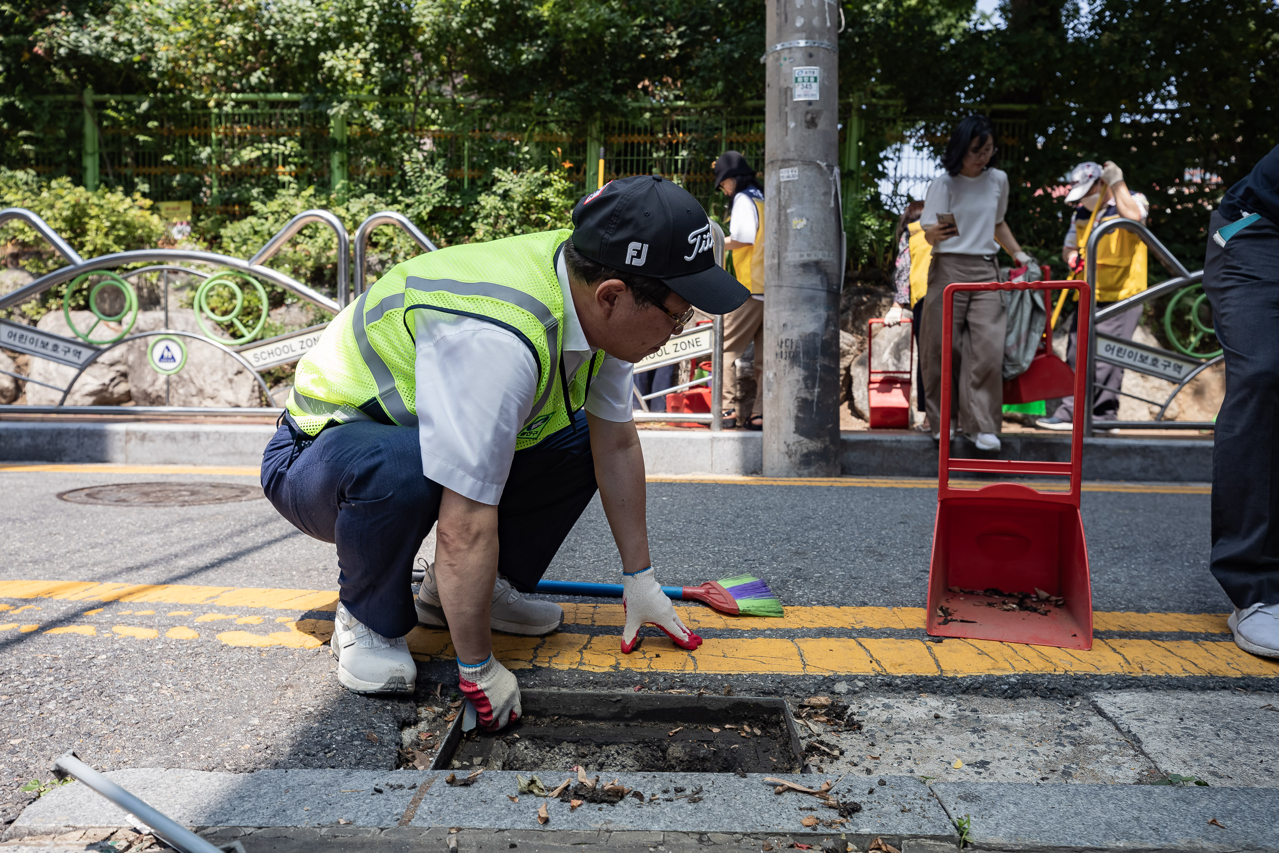 20230619-화양초등학교 일대 청소 JKIM7131_G_111615.jpg