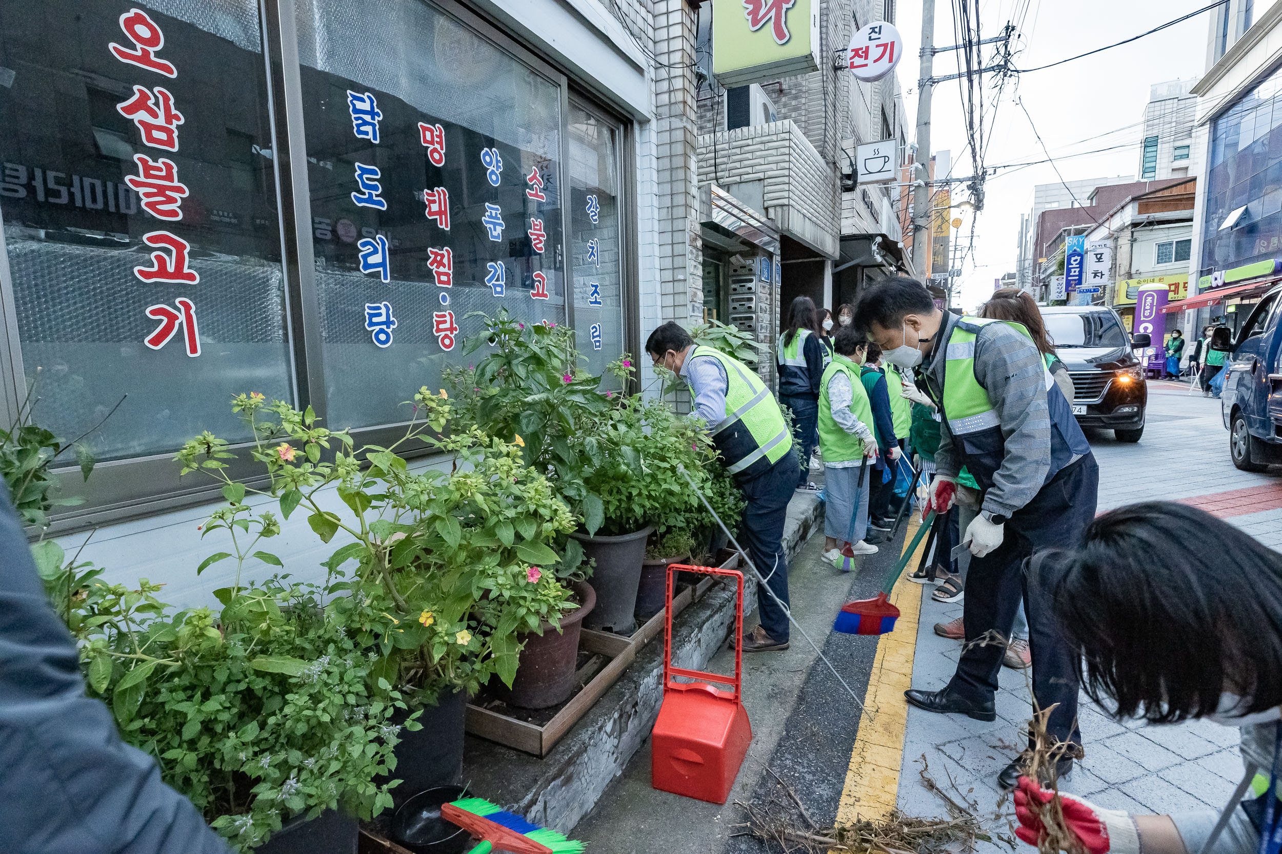 20221005-제5회 주민과 함께하는 군자동 골목청소 221005-0583_G_181946.jpg