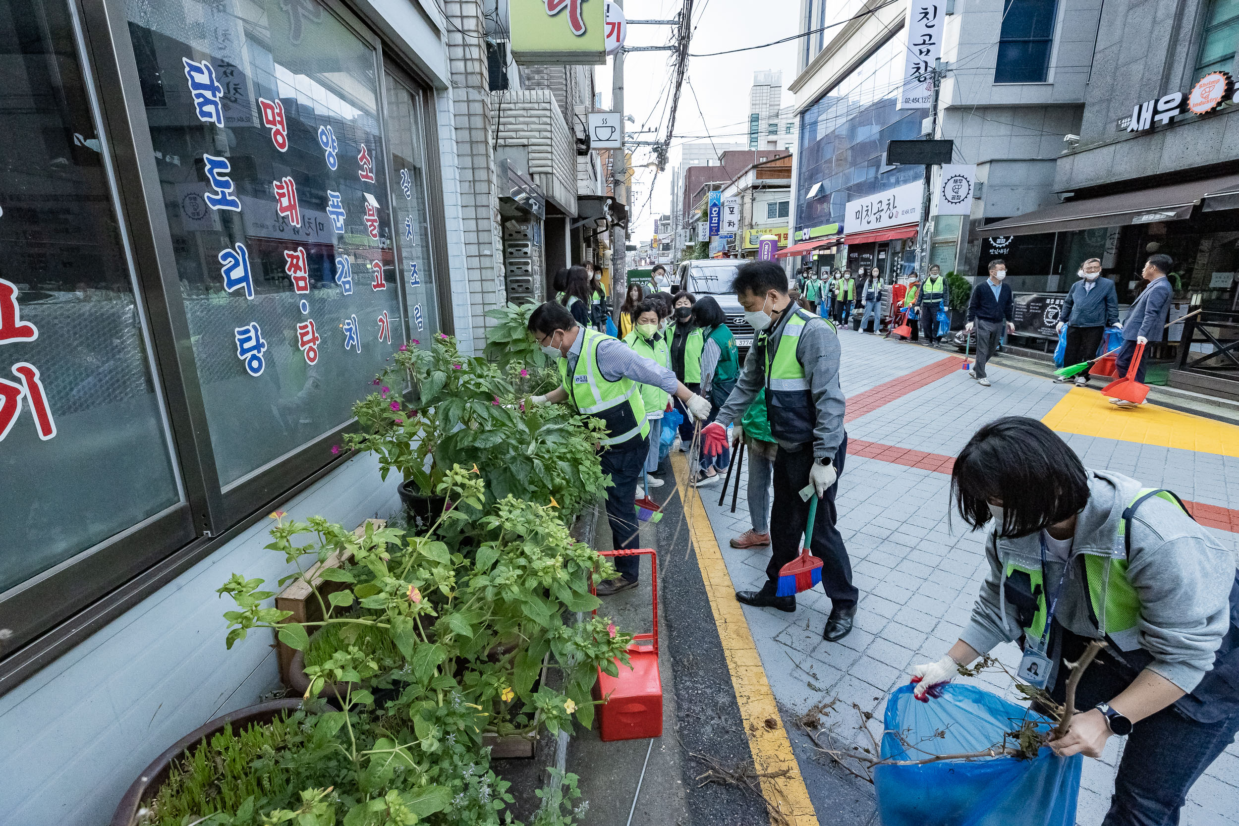 20221005-제5회 주민과 함께하는 군자동 골목청소 221005-0594_G_181947.jpg