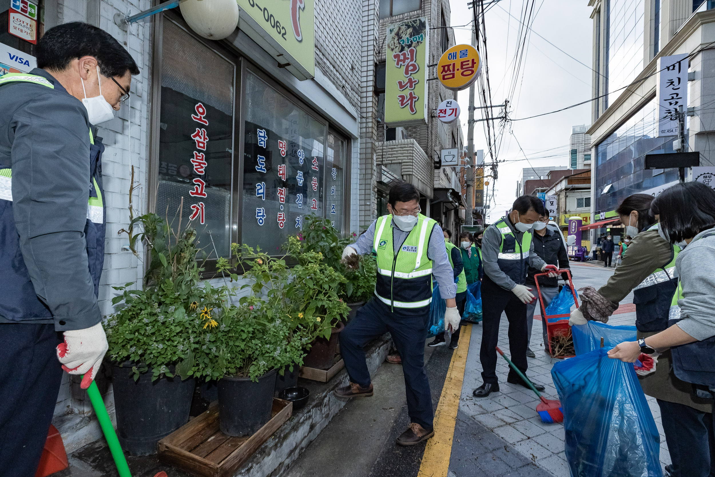 20221005-제5회 주민과 함께하는 군자동 골목청소 221005-0637_G_181948.jpg