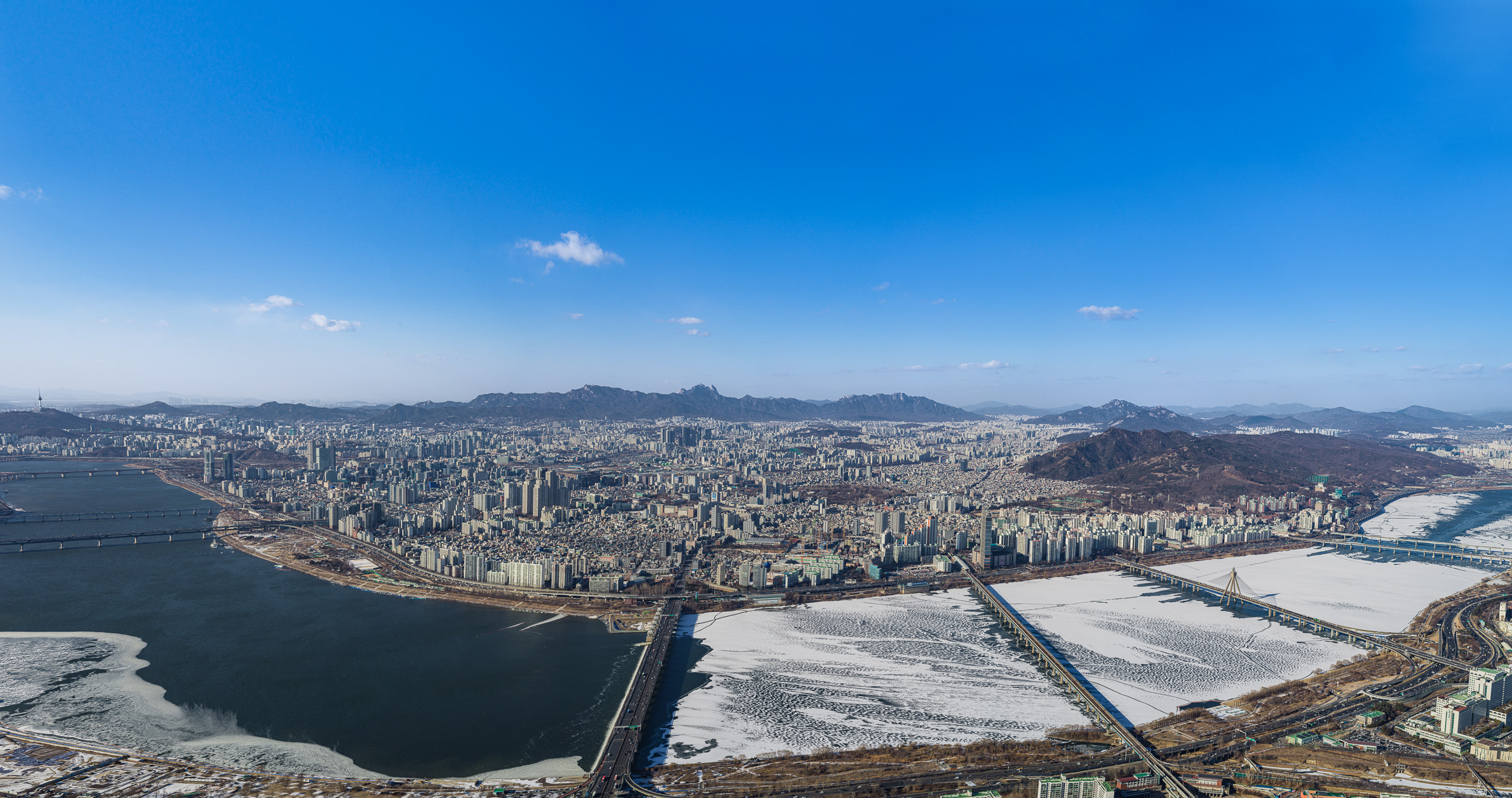 20230127-롯데타워 125층 렌턴에서 바라본 광진구 20230127-gj-pano-G_164129.jpg