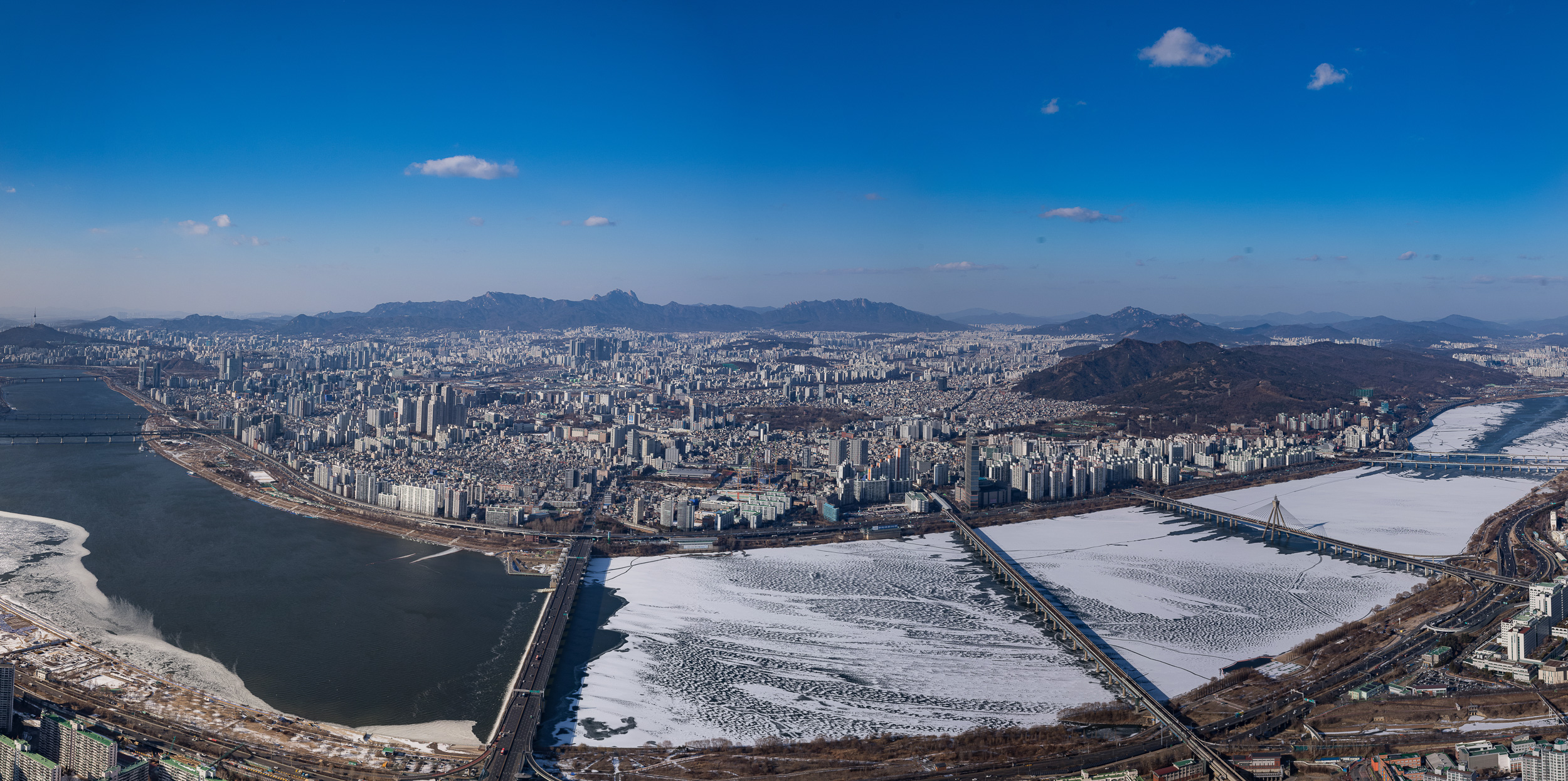 20230127-롯데타워 125층 렌턴에서 바라본 광진구 20230127-gj-pano-G3_164129.jpg