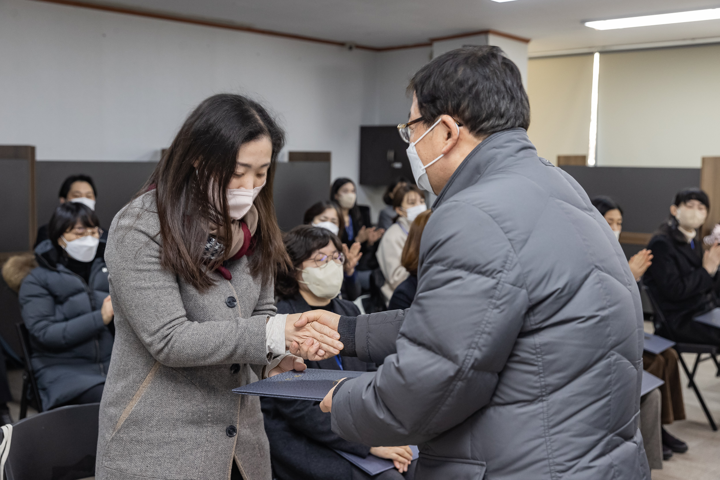 20221227-2023 상반기 정기인사 발령장 수여식 221227-0637_G_144124.jpg