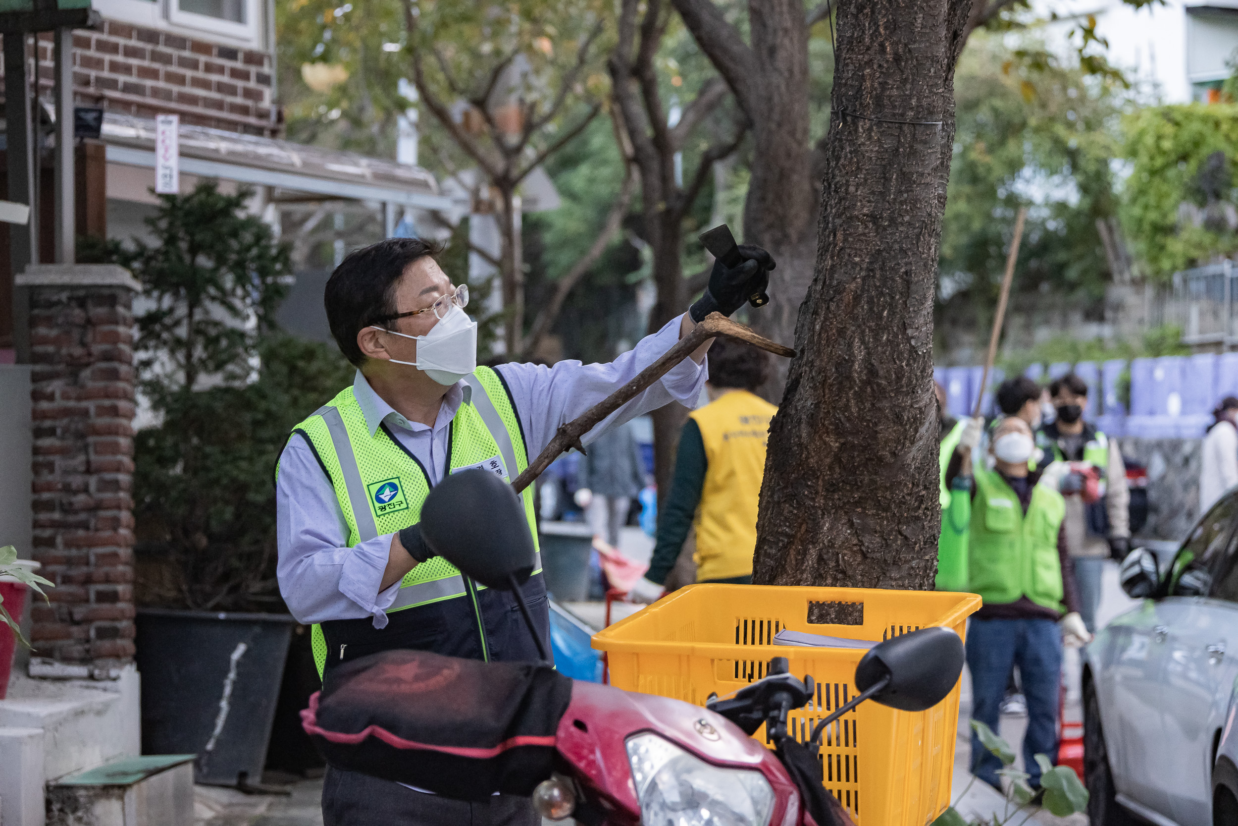 20221013-제6회 주민과 함께하는 골목청소-중곡제4동 221013-1038_G_132814.jpg