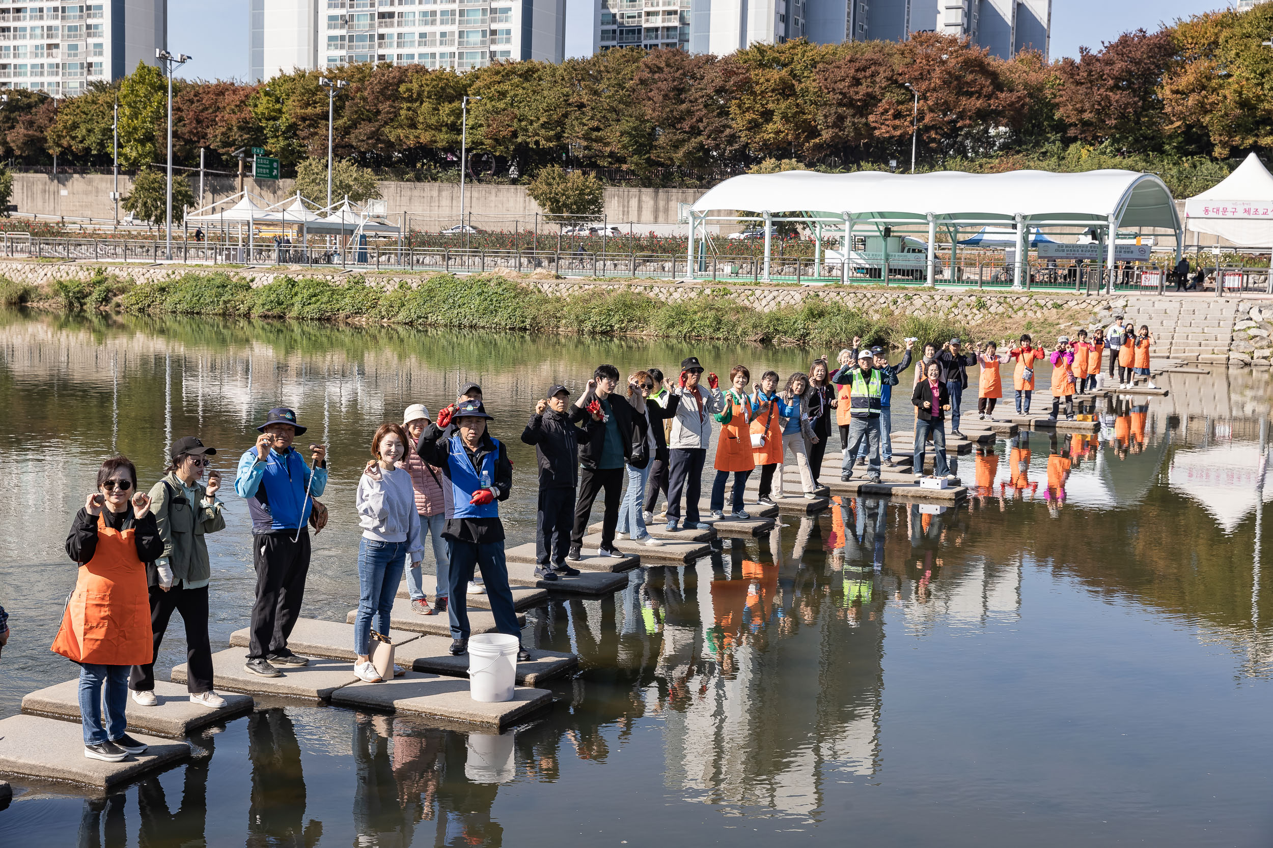 20241025-환경단체와 함께하는 중랑천 정화활동 20241025_1369_G_175501.jpg