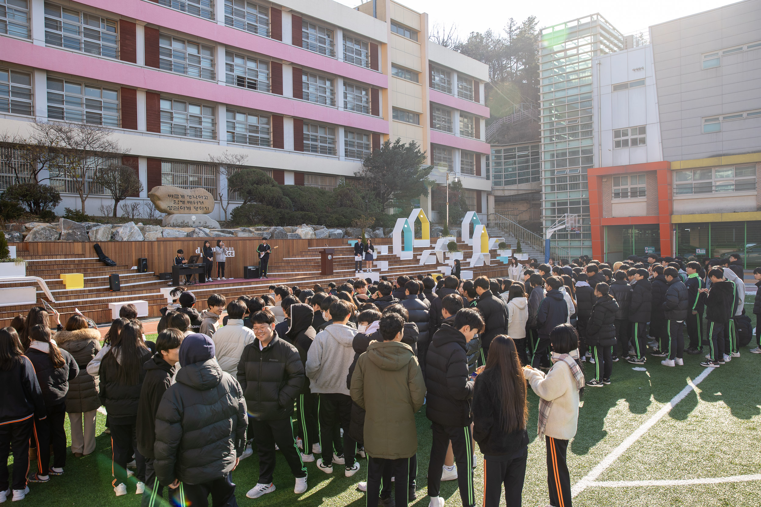 20241210-'꿈의 공간 여는날' - 용곡중학교 데크 개장식 20241210_9380_G_094149.jpg