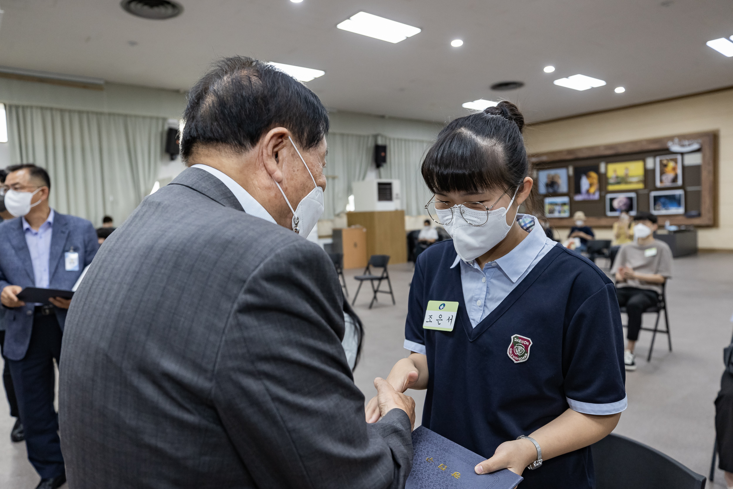 20220818-2022광진구 장학생 장학증서 수여식 220818-0259_G_173430.jpg