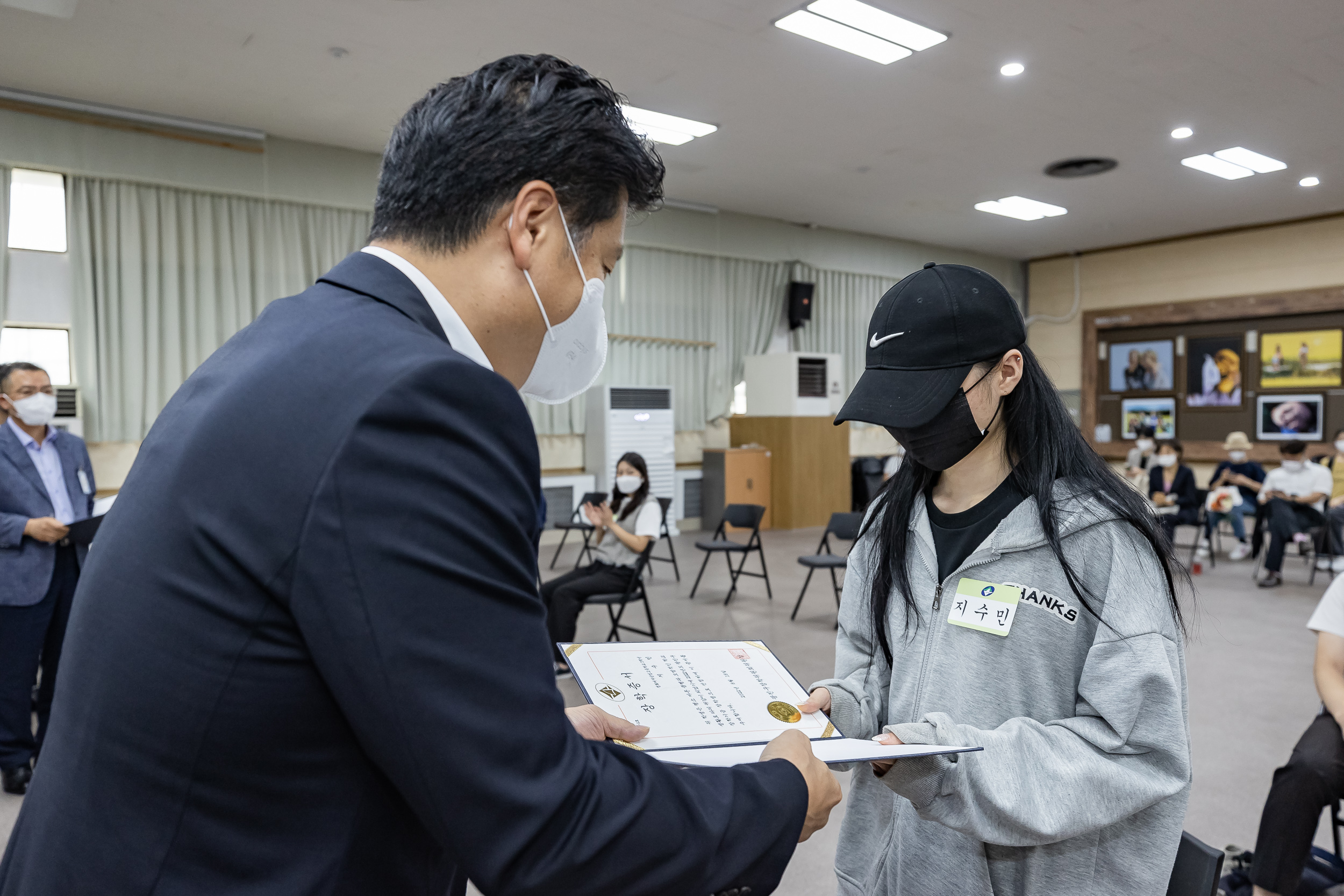 20220818-2022광진구 장학생 장학증서 수여식 220818-0264_G_173430.jpg