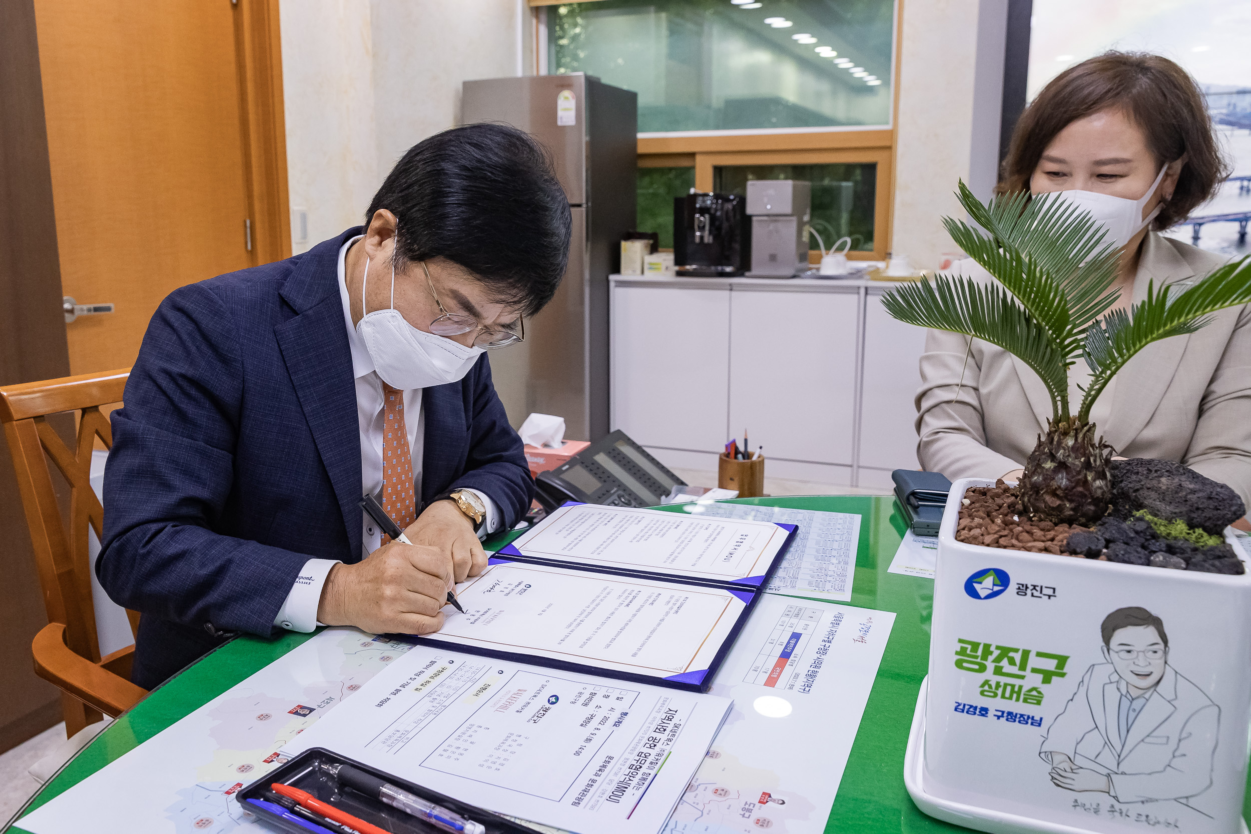 20220809-광진구 SK네트웍스 워커힐-지역사회 공헌 업무협약식 20220809_5237_G_211140.jpg