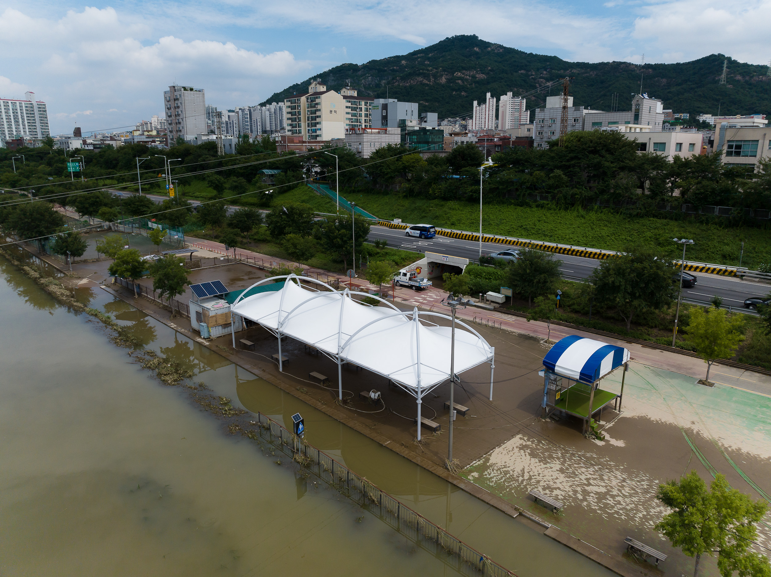 20220810-풍수해 안전점검-한강시민공원(광장동), 광진구 중곡동 중랑천 220810-0886_G_213015.jpg