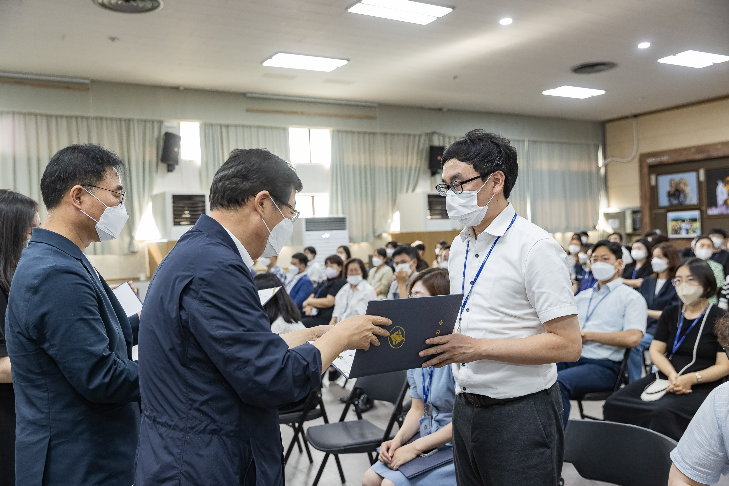 20220722-2022년 하반기 정기인사 임용장 수여식 20220722_7252_G_204625.jpg