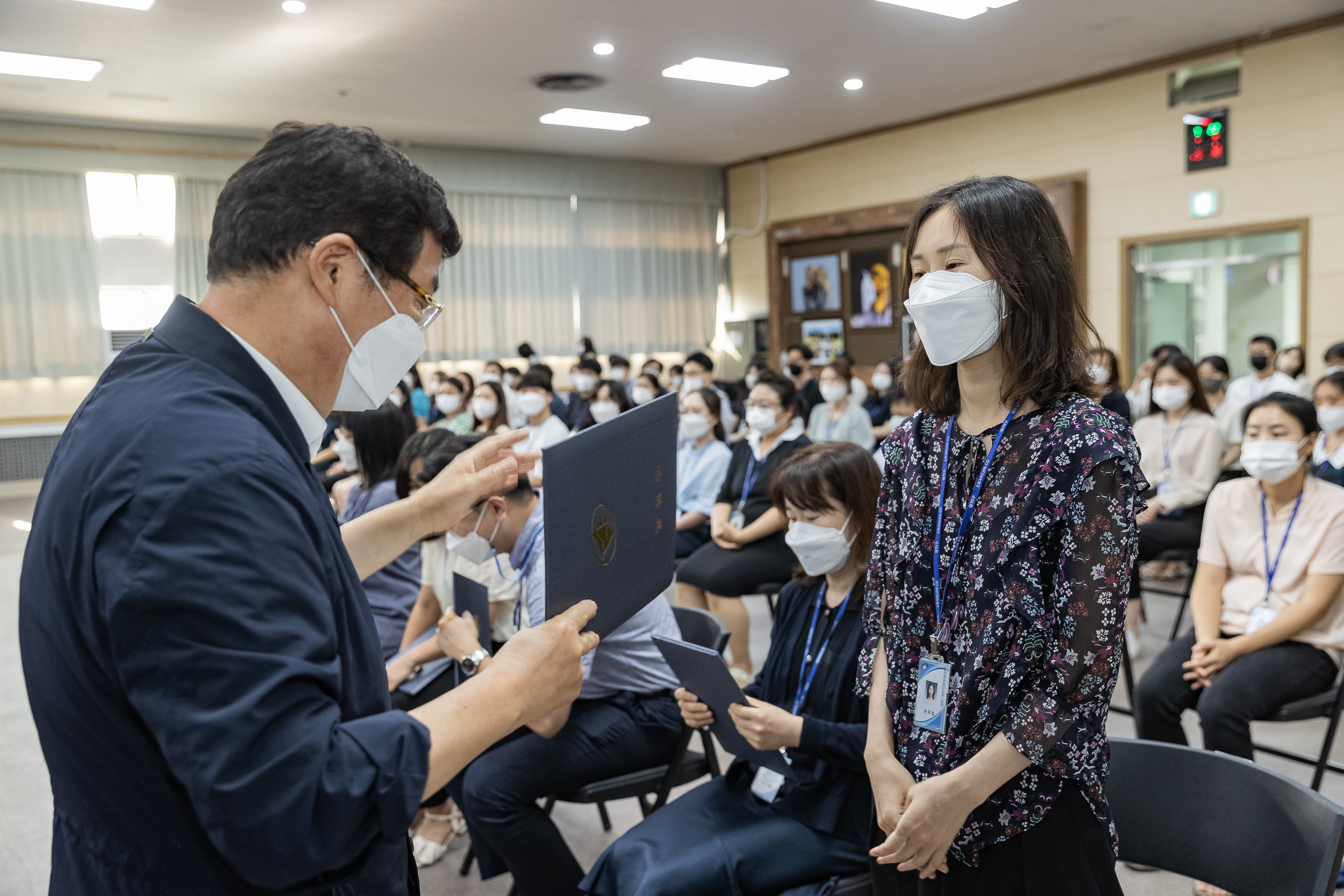 20220722-2022년 하반기 정기인사 임용장 수여식 20220722_7518_G_204637.jpg