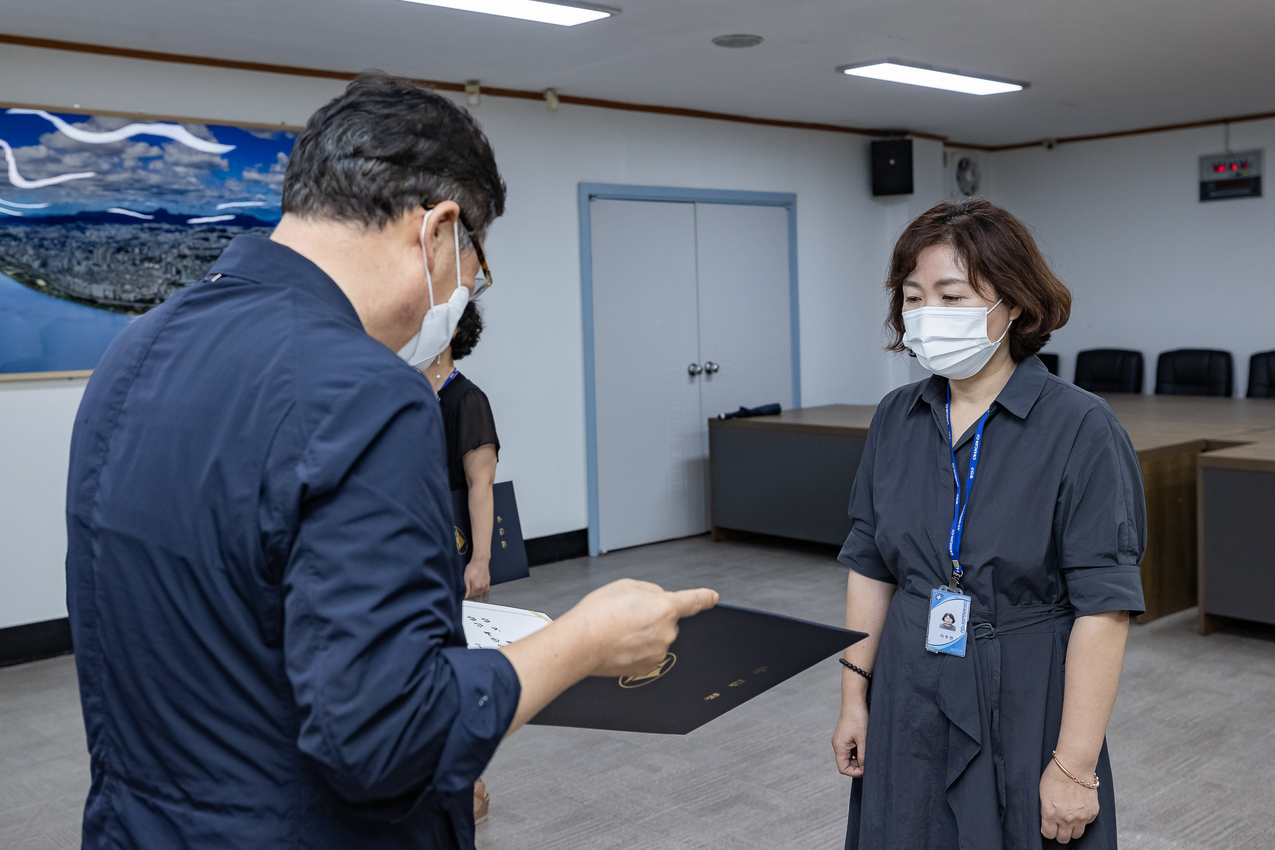 20220819-22년 하반기 시 전입 및 승진 발령장 수여식 220819-0096_G_174102.jpg