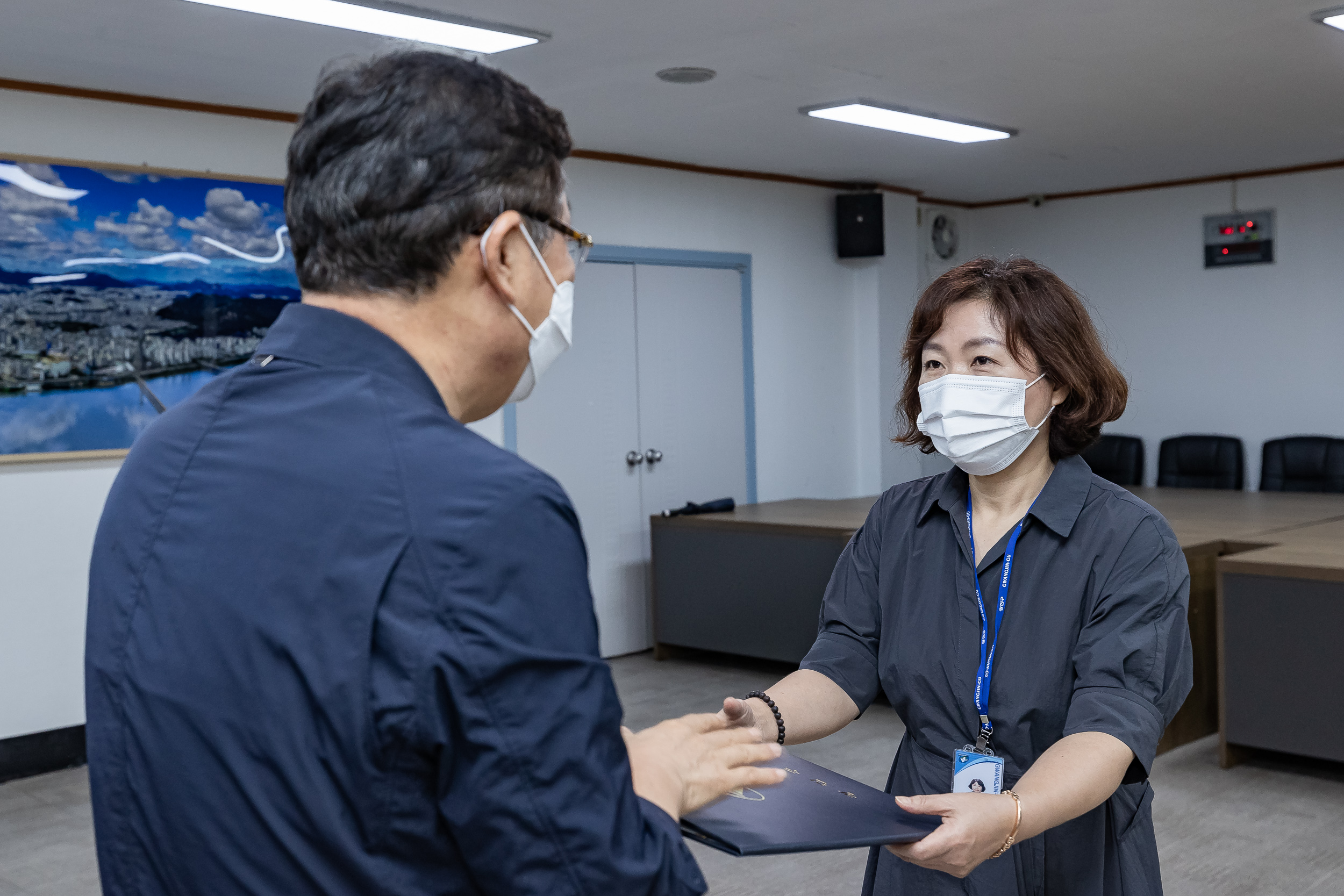 20220819-22년 하반기 시 전입 및 승진 발령장 수여식 220819-0099_G_174102.jpg