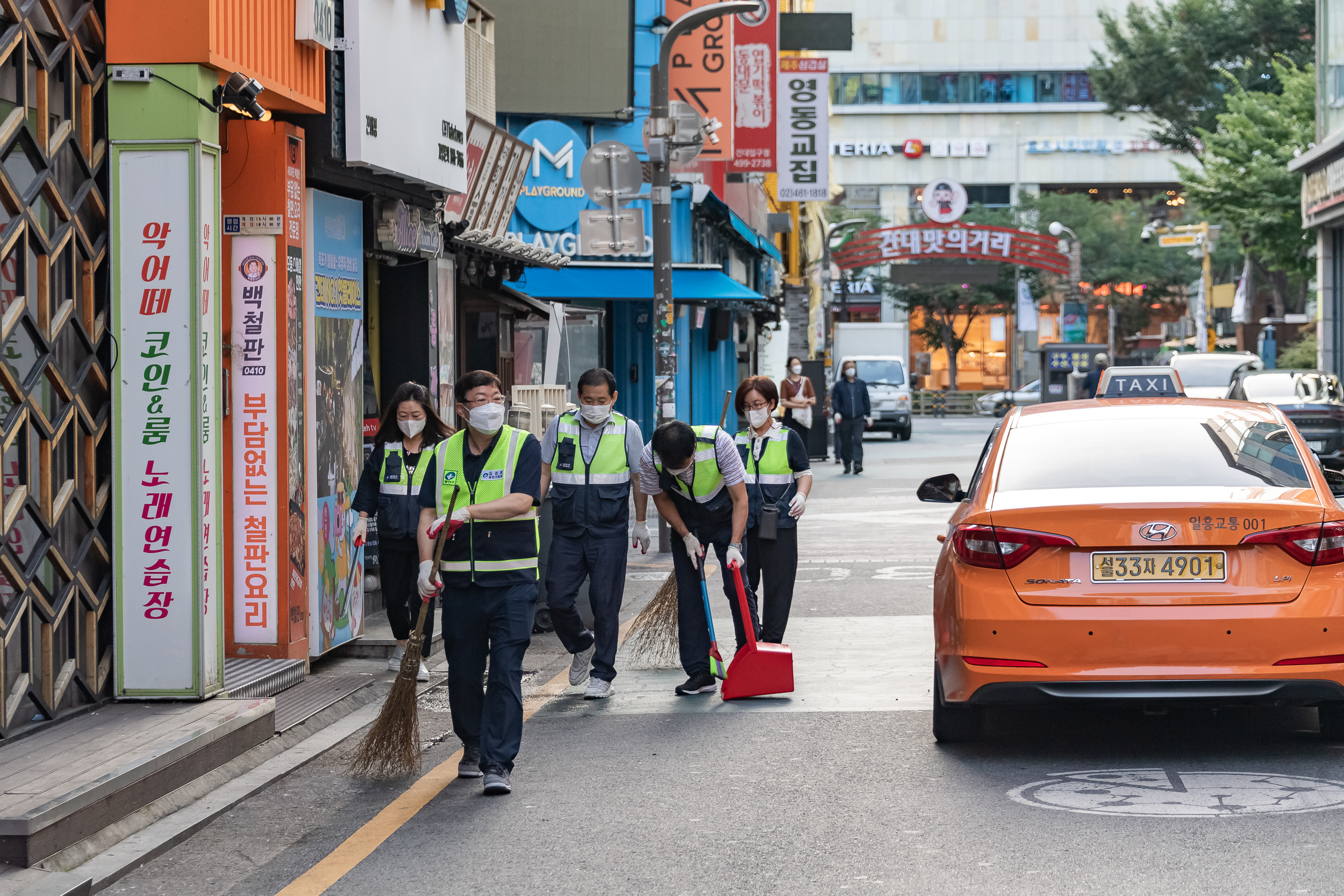 20220818-제1회 주민과 함께하는 골목청소-화양동 220818-0837_G_103851.jpg