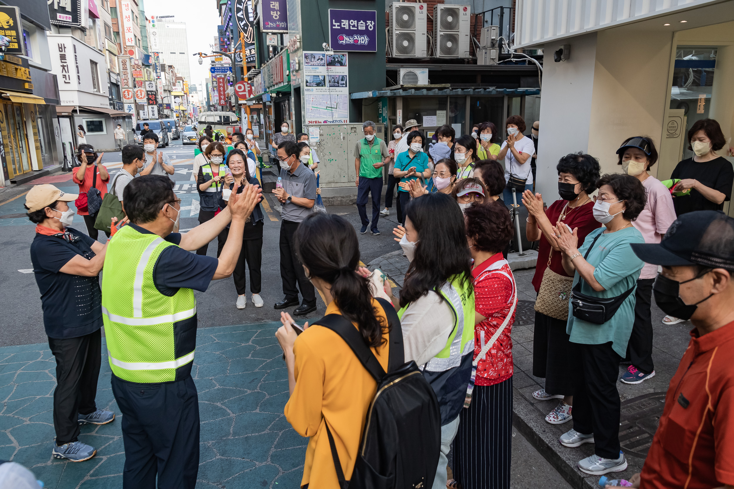 20220818-제1회 주민과 함께하는 골목청소-화양동 220818-1036_G_103854.jpg