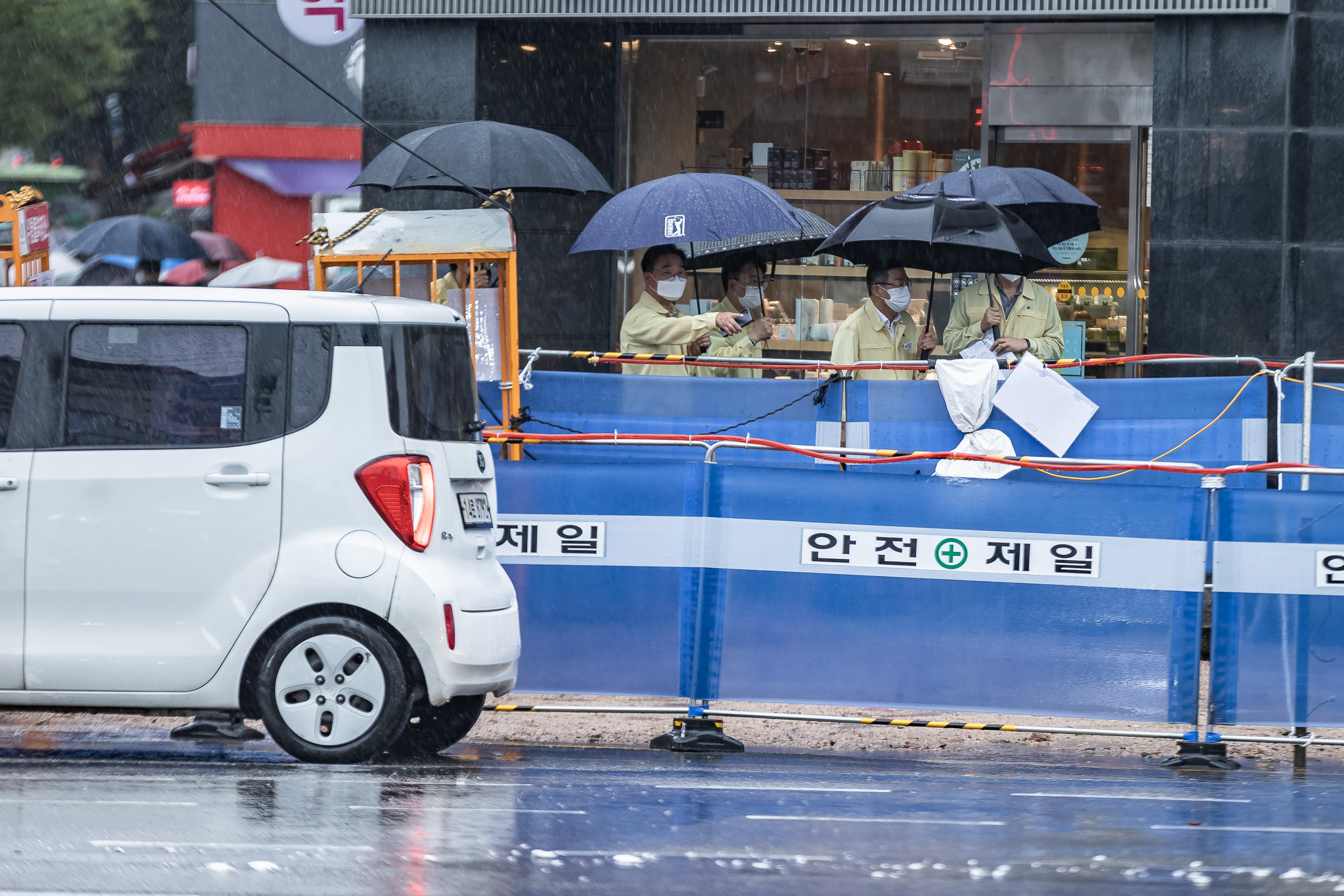 20220905-군자역 주변 저지대 지역-제11호 태풍 힌 남노 대비 주요수방시설물 현장방문 220905-0557_G_202343.jpg