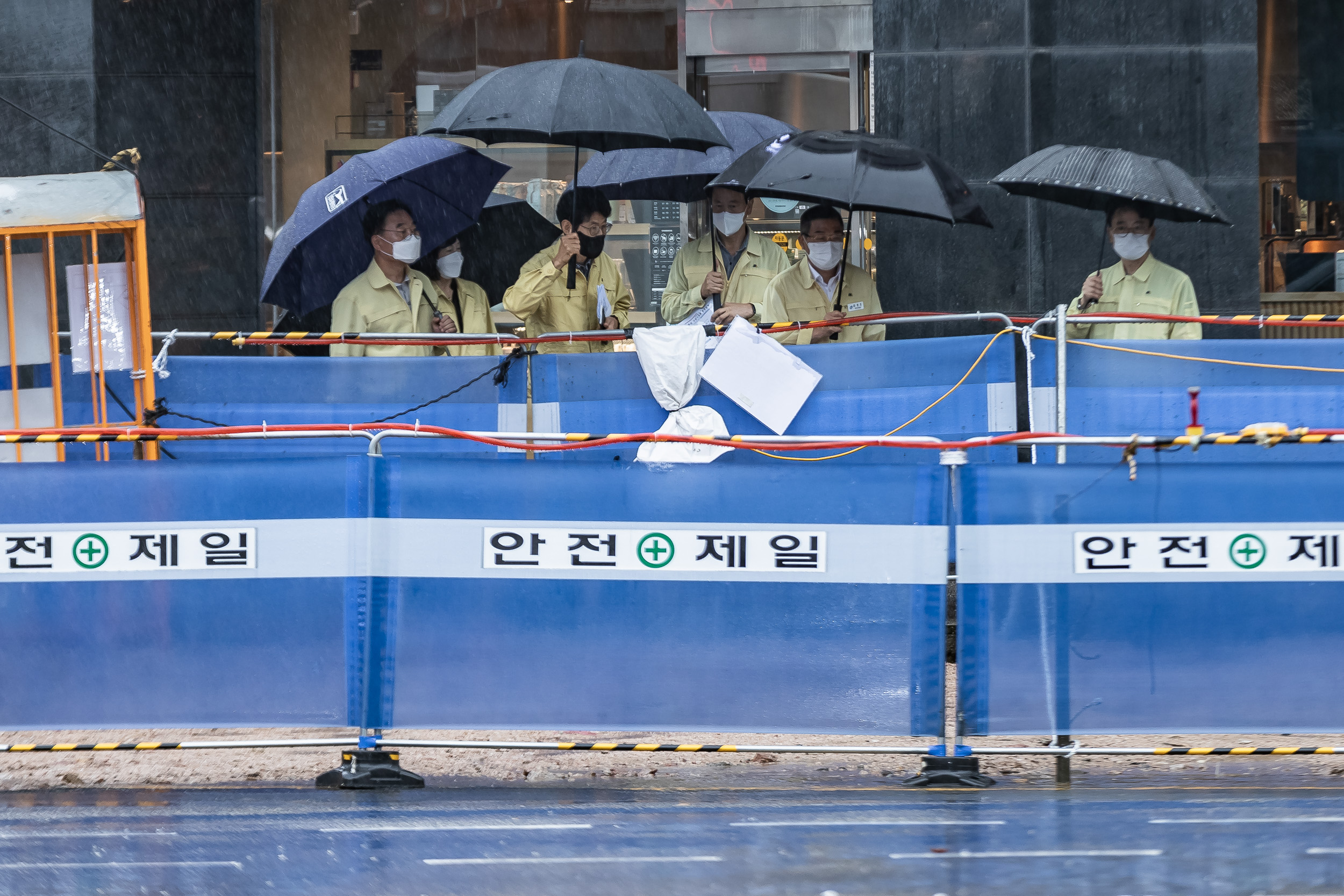 20220905-군자역 주변 저지대 지역-제11호 태풍 힌 남노 대비 주요수방시설물 현장방문 220905-0573_G_202343.jpg