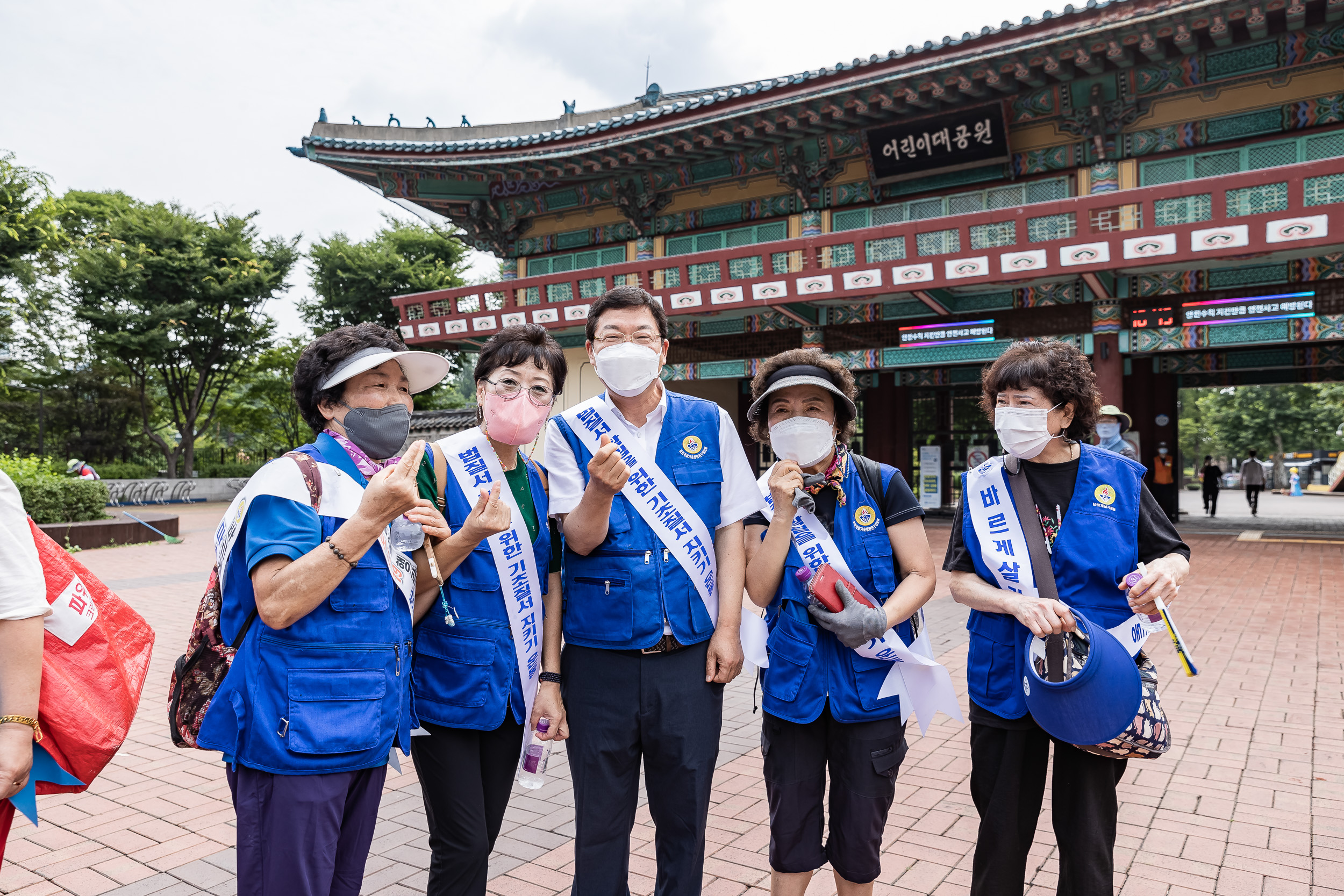 20220720-행락질서지키기 및 코로나19 방역수칙 캠페인-바르게살기 운동본부 20220720_2172_G_180255.jpg