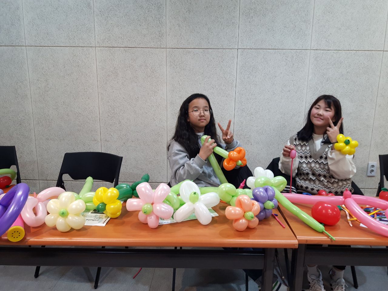 중곡3동 자치회관 겨울방학 권역별 특화프로그램 어린이와 함께하는 풍선아트 2.jpeg