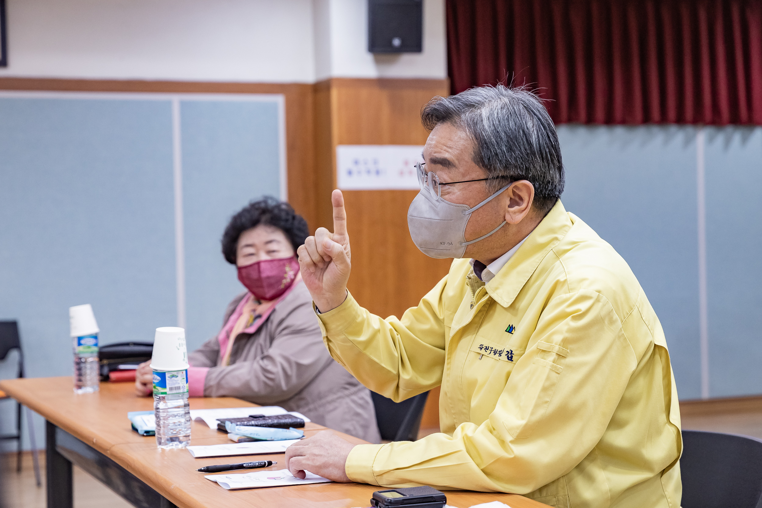 20211018-제25회 노인의날 및 경로의 달(10월) 기념 - 찾아가는 효꾸러미 행사 - 중곡3동 20211018-00921_G_190130.jpg