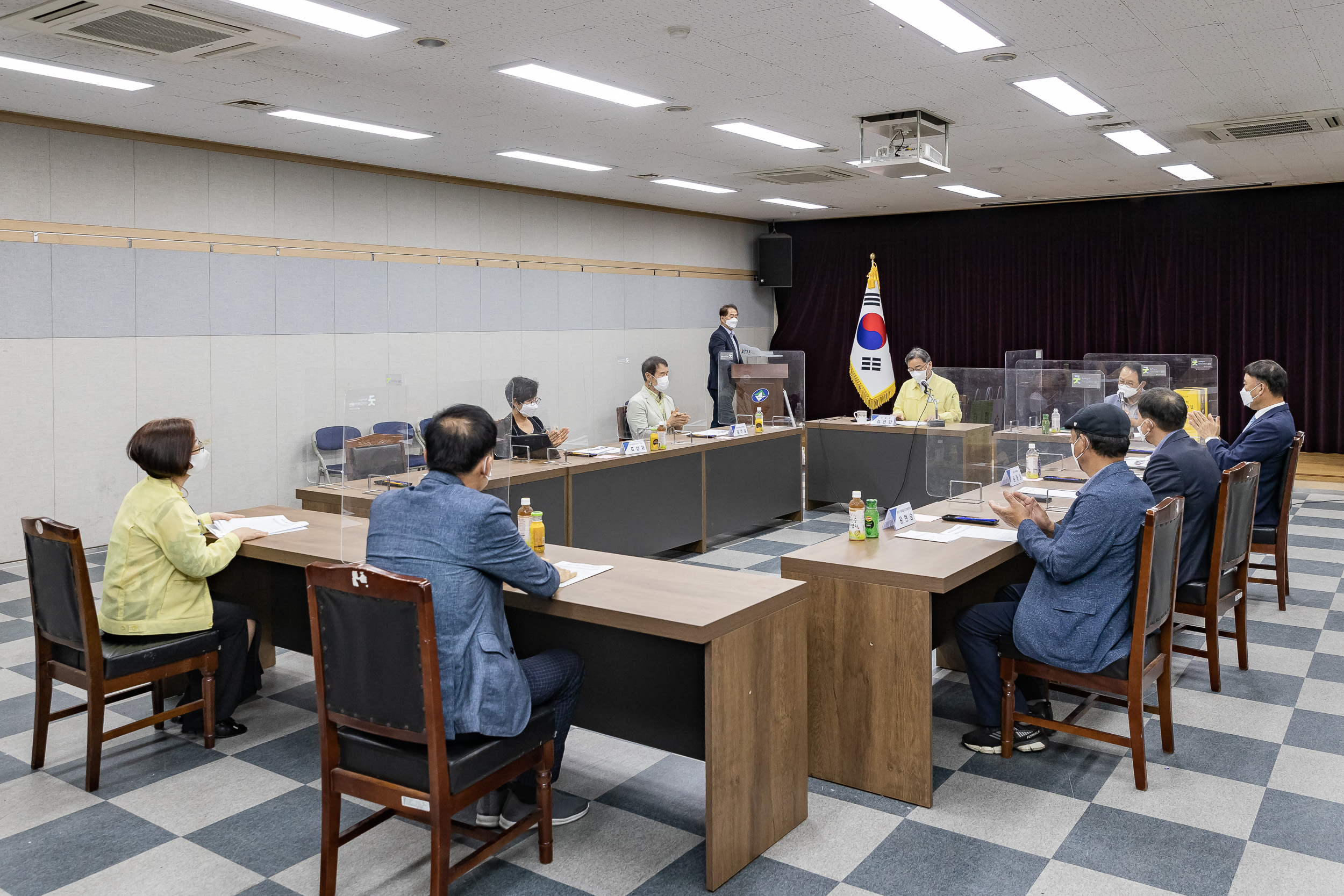 20210915-광진구재난극복민간협의회 대표자 회의-코로나 방역 현장근무자 추석선물 전달식 20210915-00225_G_191527.jpg