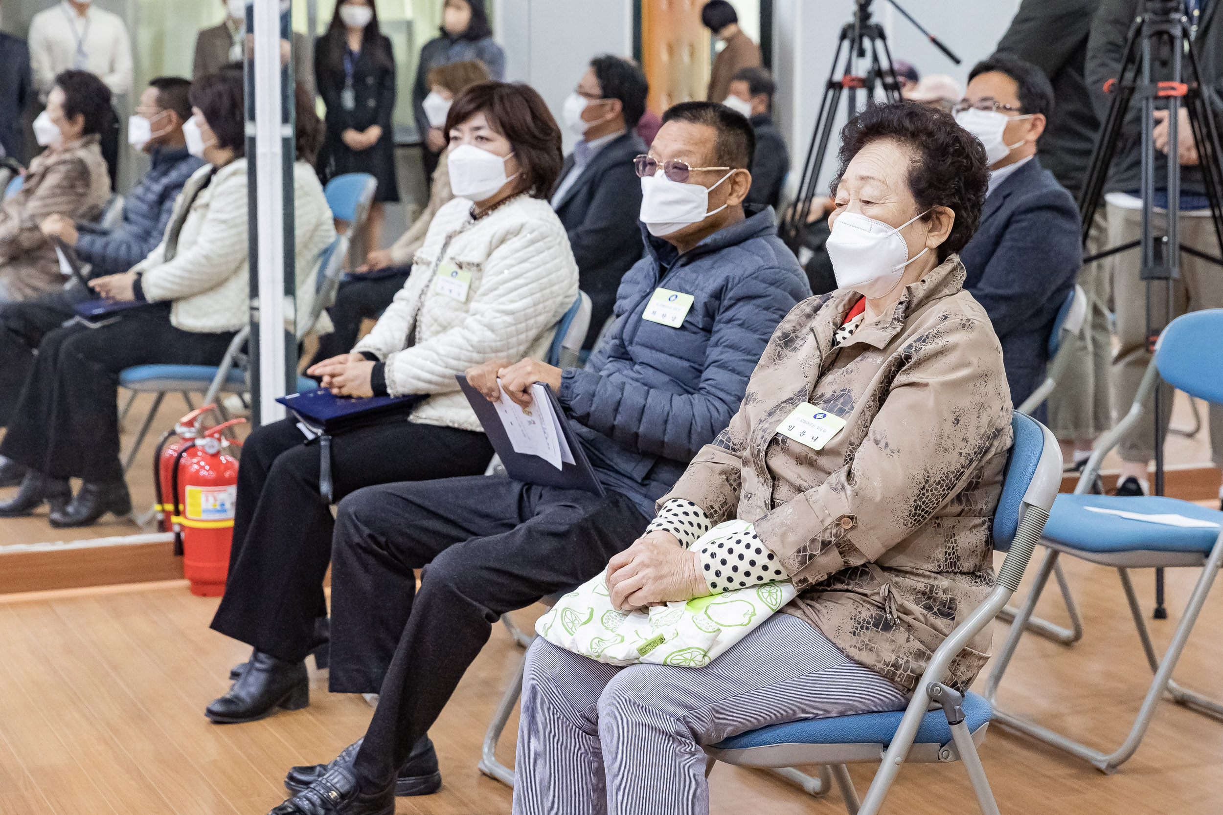 20211020-제25회 노인의날 및 경로의 달(10월) 기념 - 찾아가는 효꾸러미 행사 - 능동 20211020-01549_G_190000.jpg