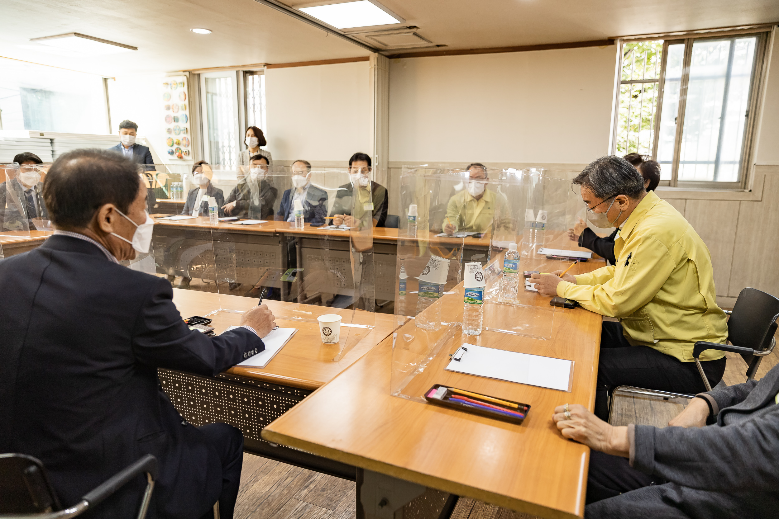 20211018-제25회 노인의날 및 경로의 달(10월) 기념 - 찾아가는 효꾸러미 행사-광장동 20211018-00591_G_185533.jpg