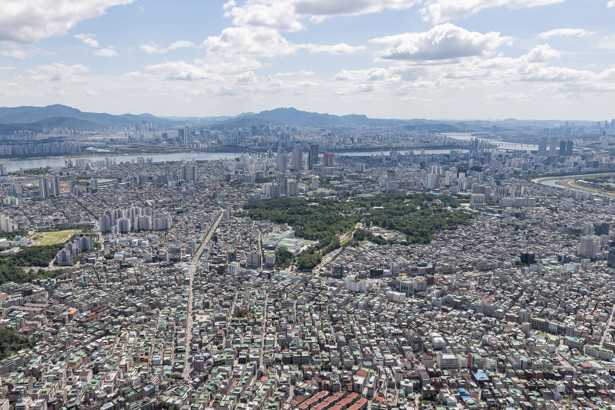 20210810-하늘에서 본 광진구-능동 20210616-003455_G_132832.jpg