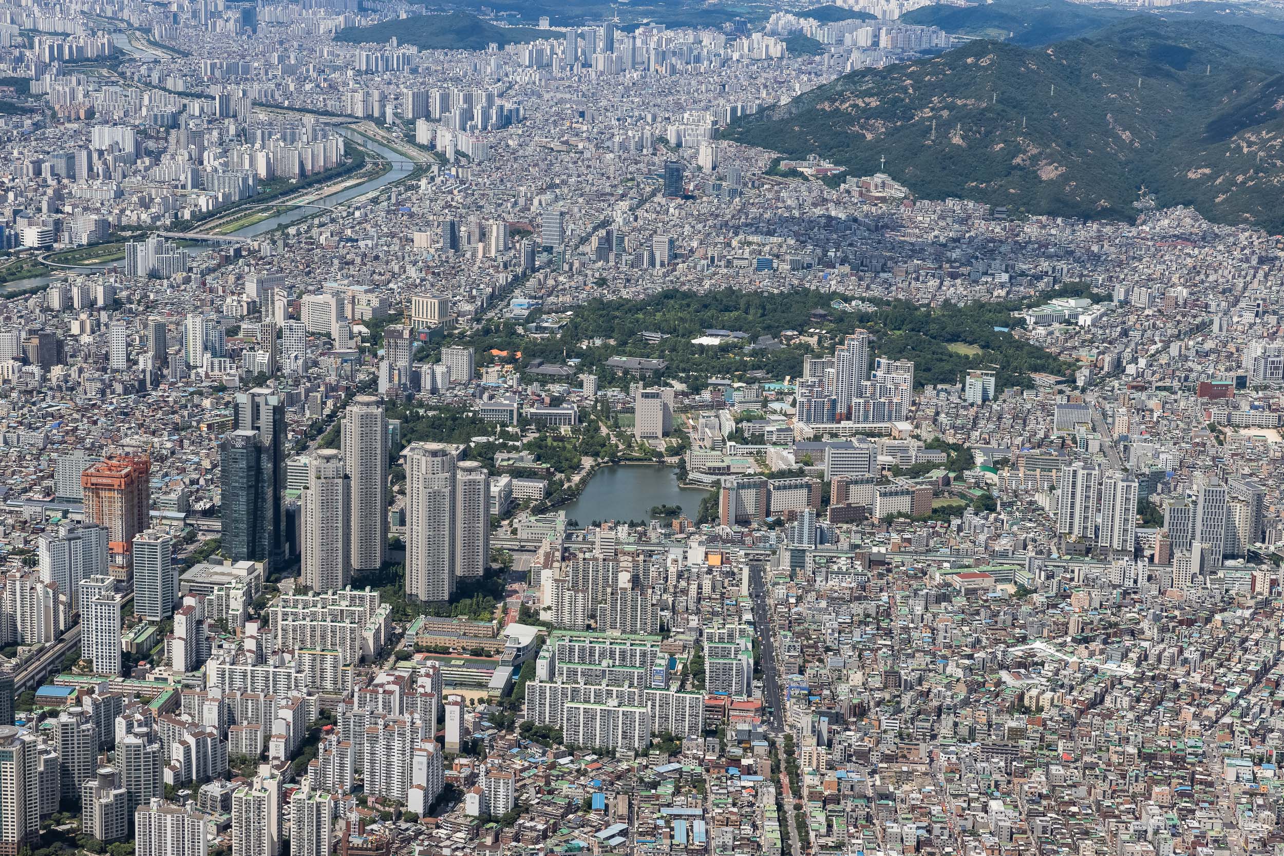 20210810-하늘에서 본 광진구-능동 20210616-001176_G_132831.jpg