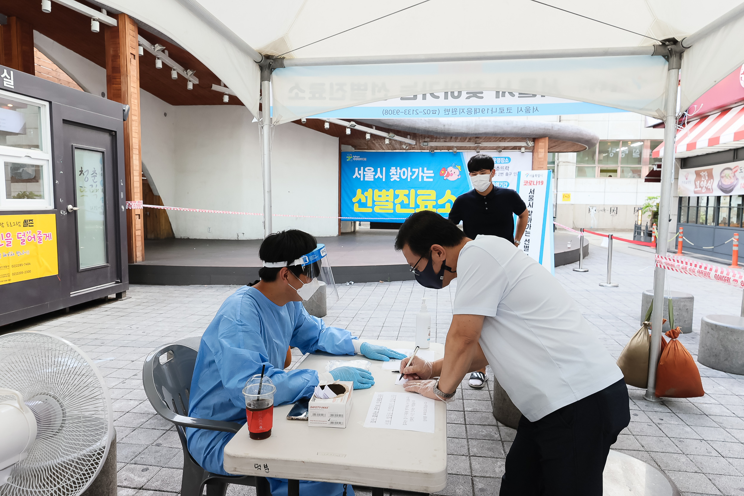 20210802-서울시 찾아가는 선별진료소-건대사거리 청춘뜨락 20210802-00736_G_202926.jpg