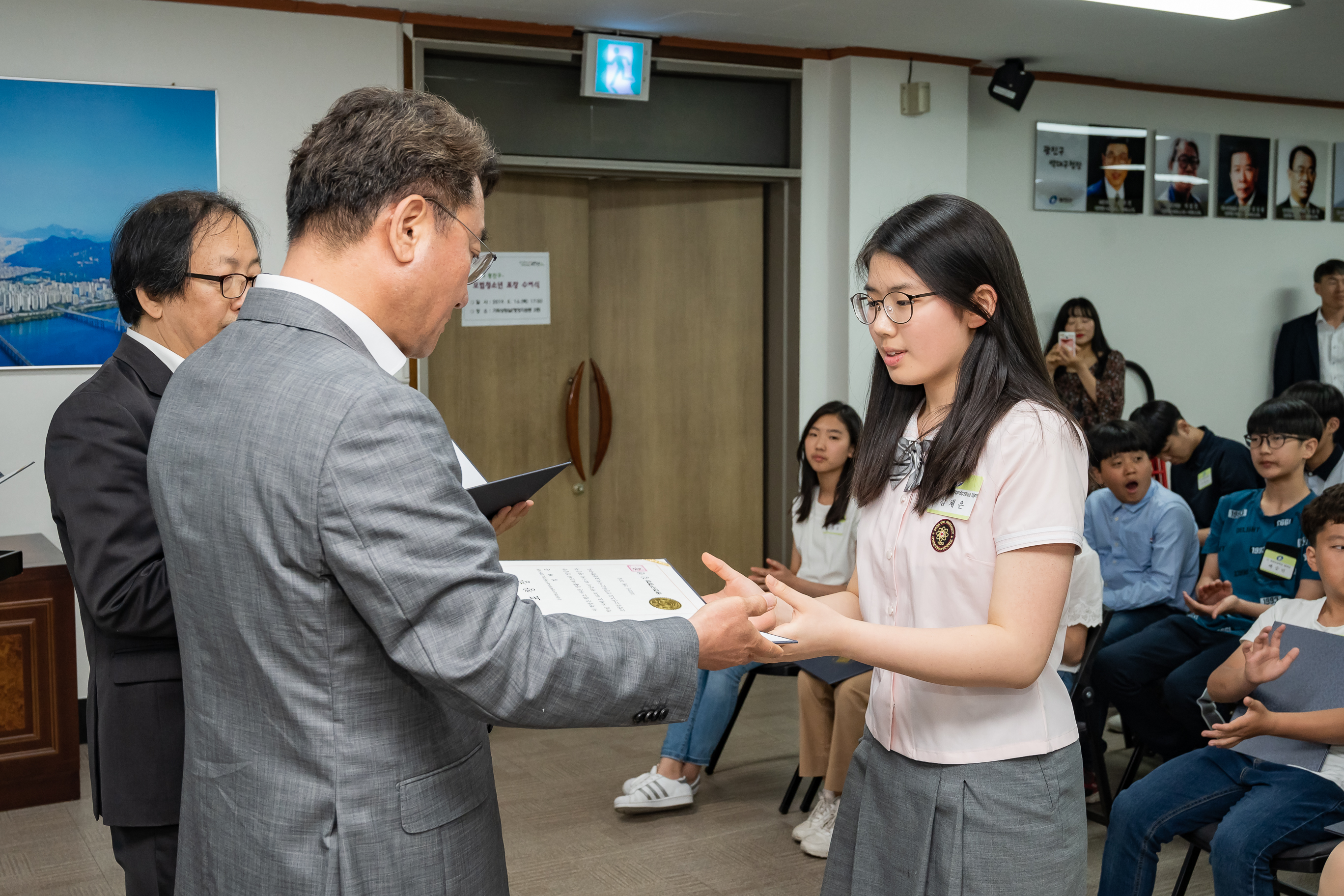 20190516-2019 광진구 모범청소년 표창 수여식 20190516-50284_S_204823.jpg