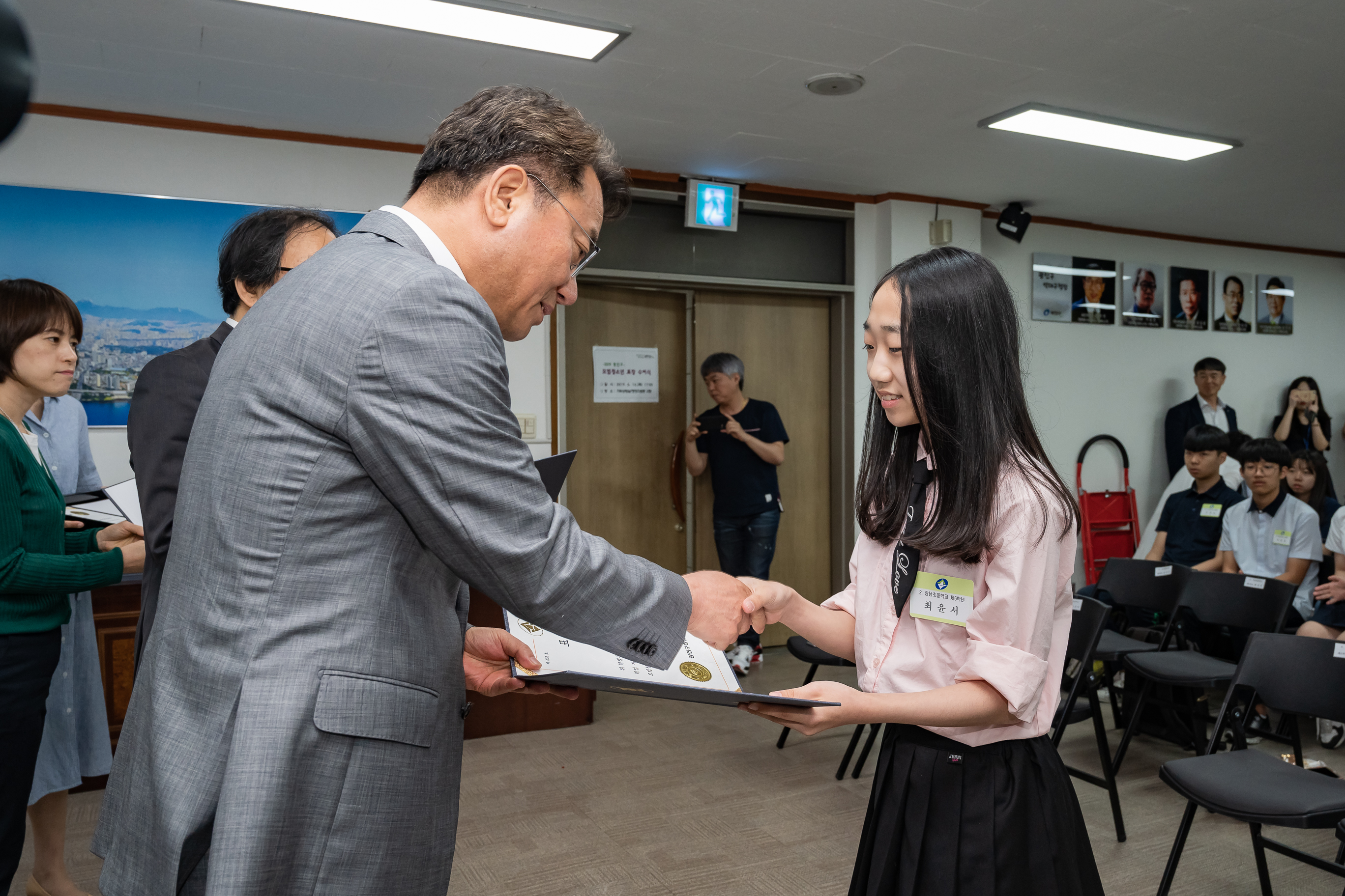 20190516-2019 광진구 모범청소년 표창 수여식 20190516-50031_S_204758.jpg