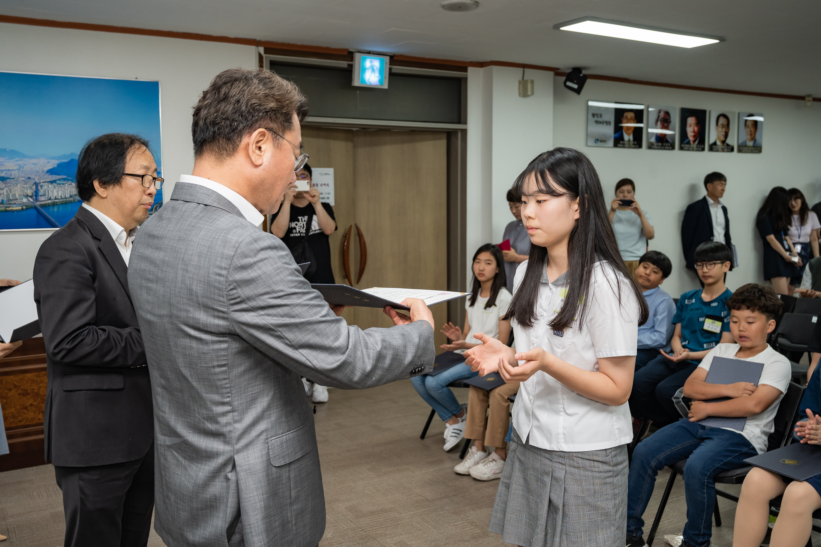 20190516-2019 광진구 모범청소년 표창 수여식 20190516-50206_S_204815.jpg