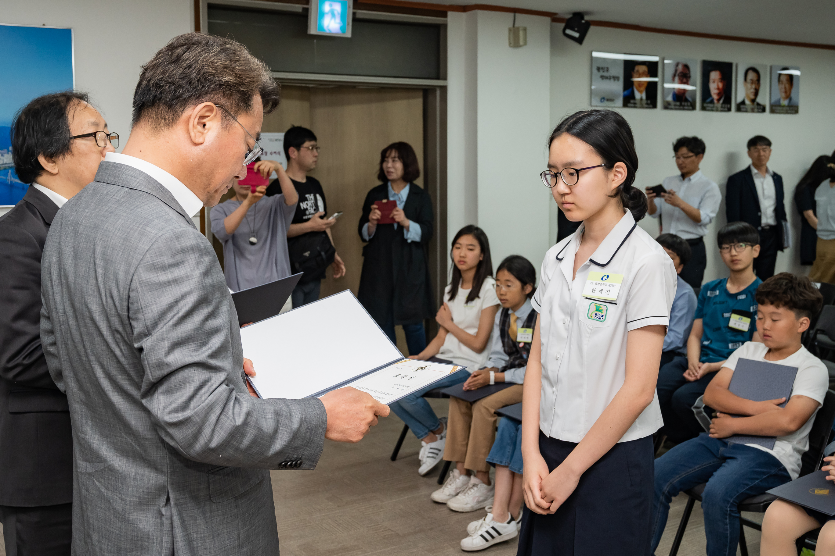 20190516-2019 광진구 모범청소년 표창 수여식 20190516-50222_S_204817.jpg