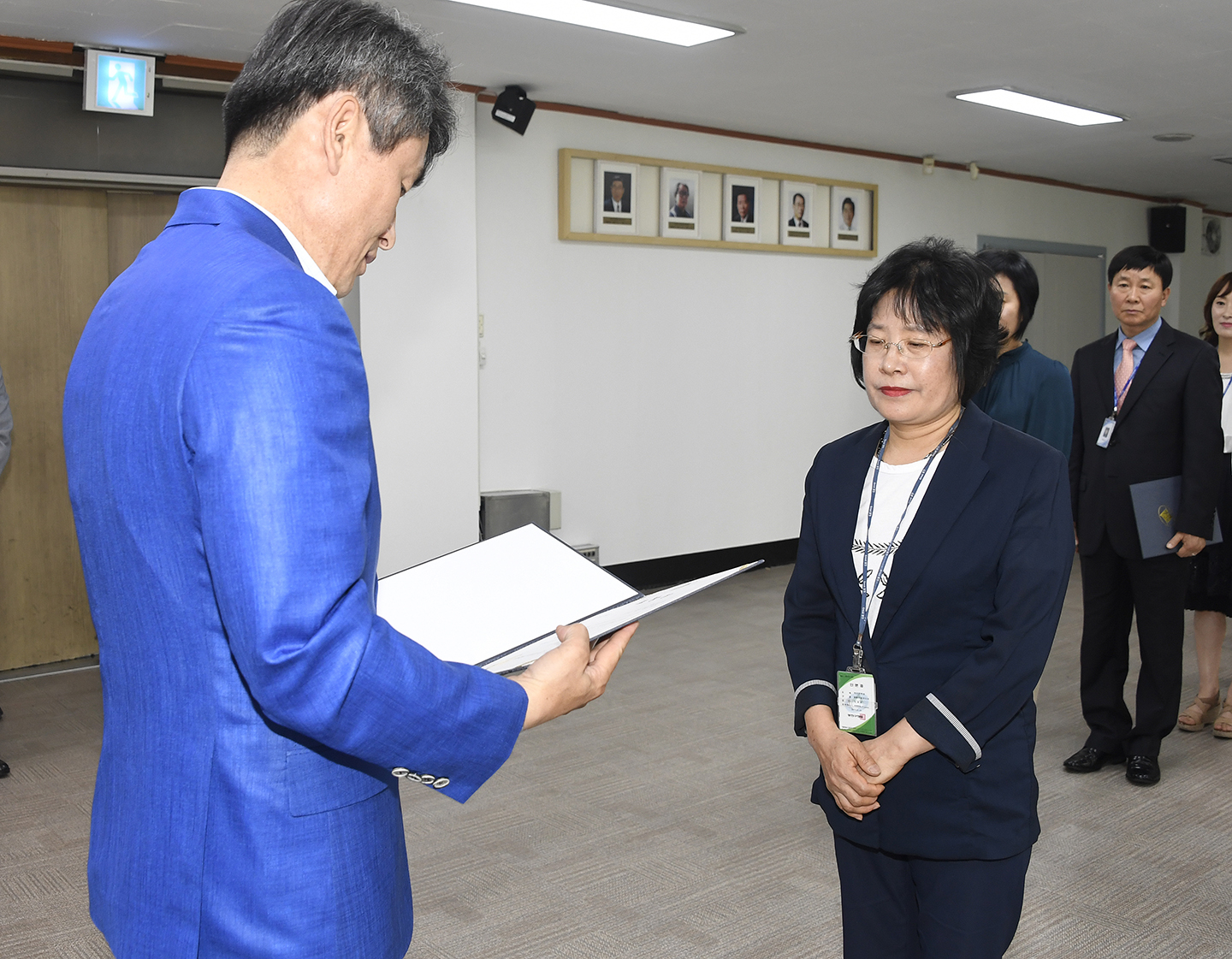 20180625-2018년 상반기 우수직원 표창 전수식 174212.jpg