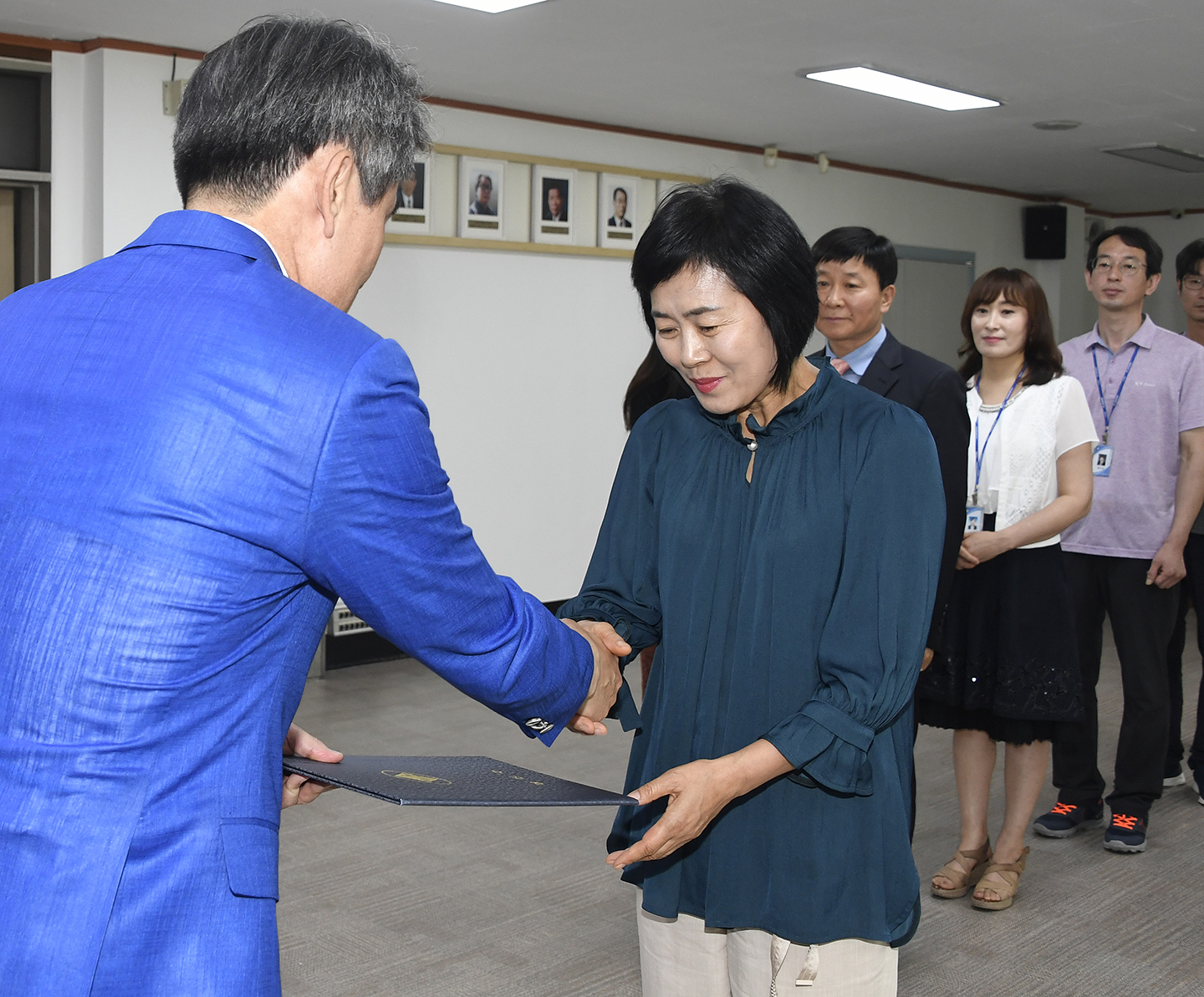 20180625-2018년 상반기 우수직원 표창 전수식 174191.jpg