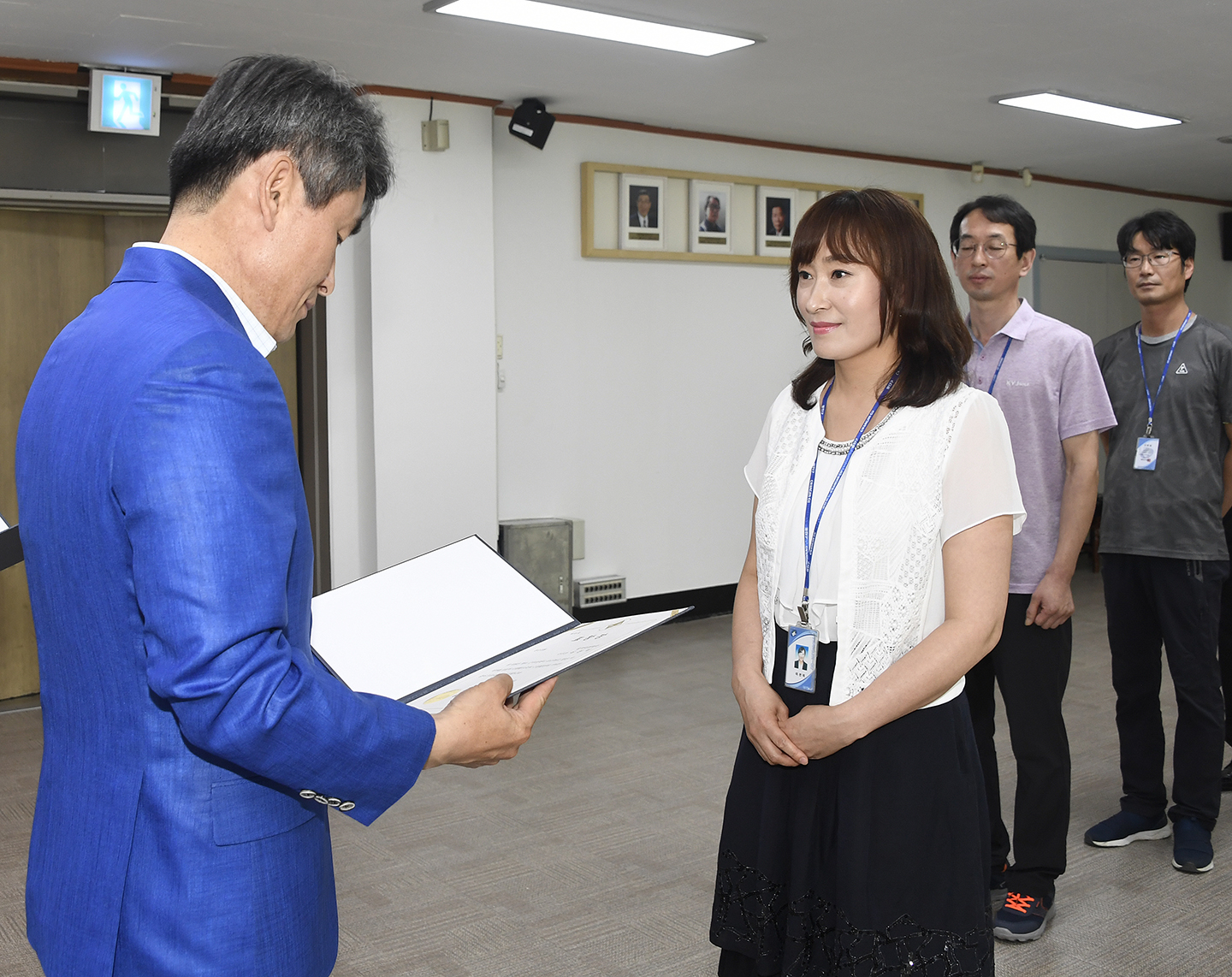 20180625-2018년 상반기 우수직원 표창 전수식 174194.jpg