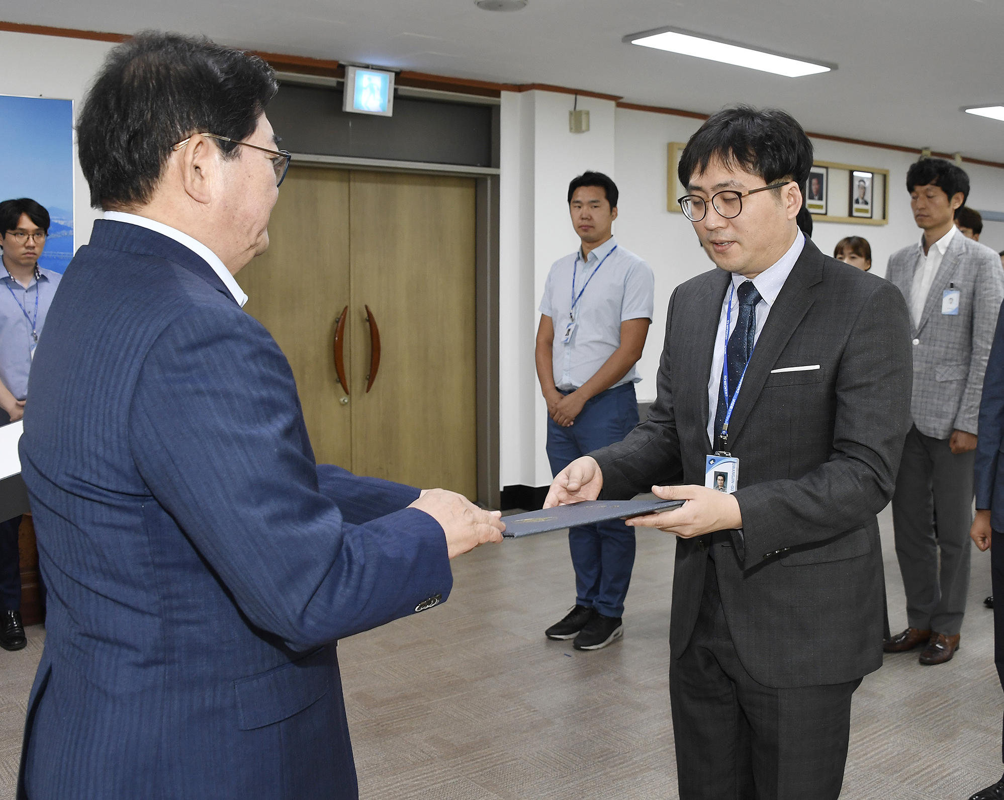 20170721-하반기 일반직공무원 전보 발령장 수여 158675.jpg