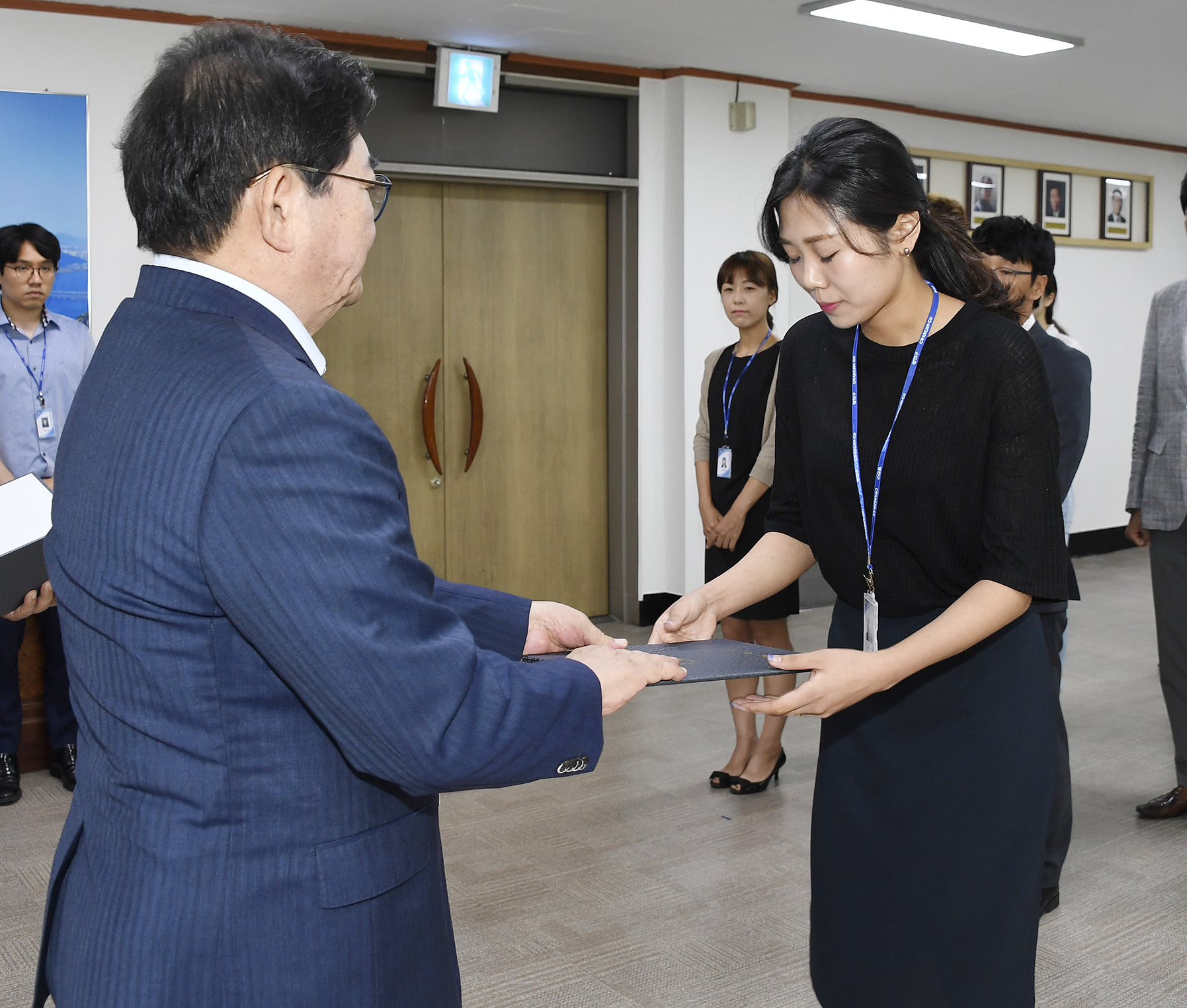 20170721-하반기 일반직공무원 전보 발령장 수여 158682.jpg