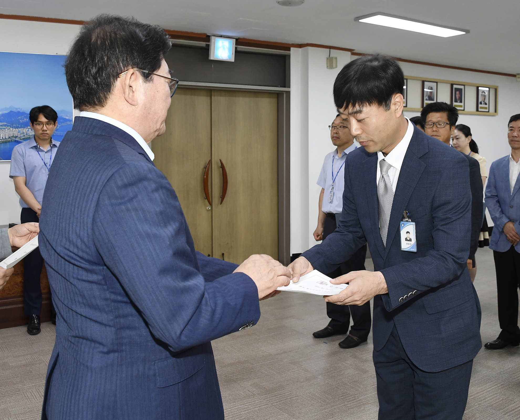 20170721-하반기 일반직공무원 전보 발령장 수여 158705.jpg