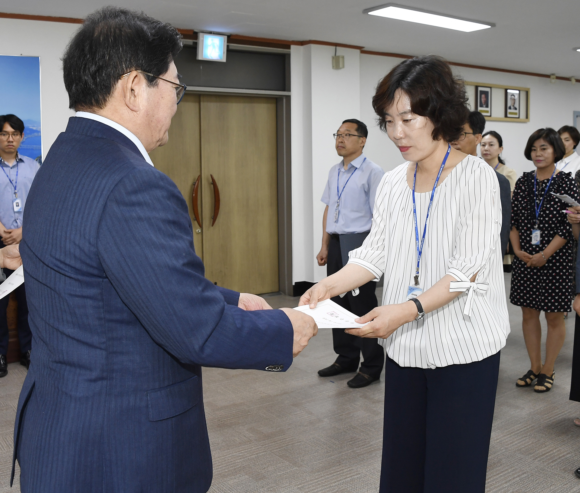 20170721-하반기 일반직공무원 전보 발령장 수여 158714.jpg