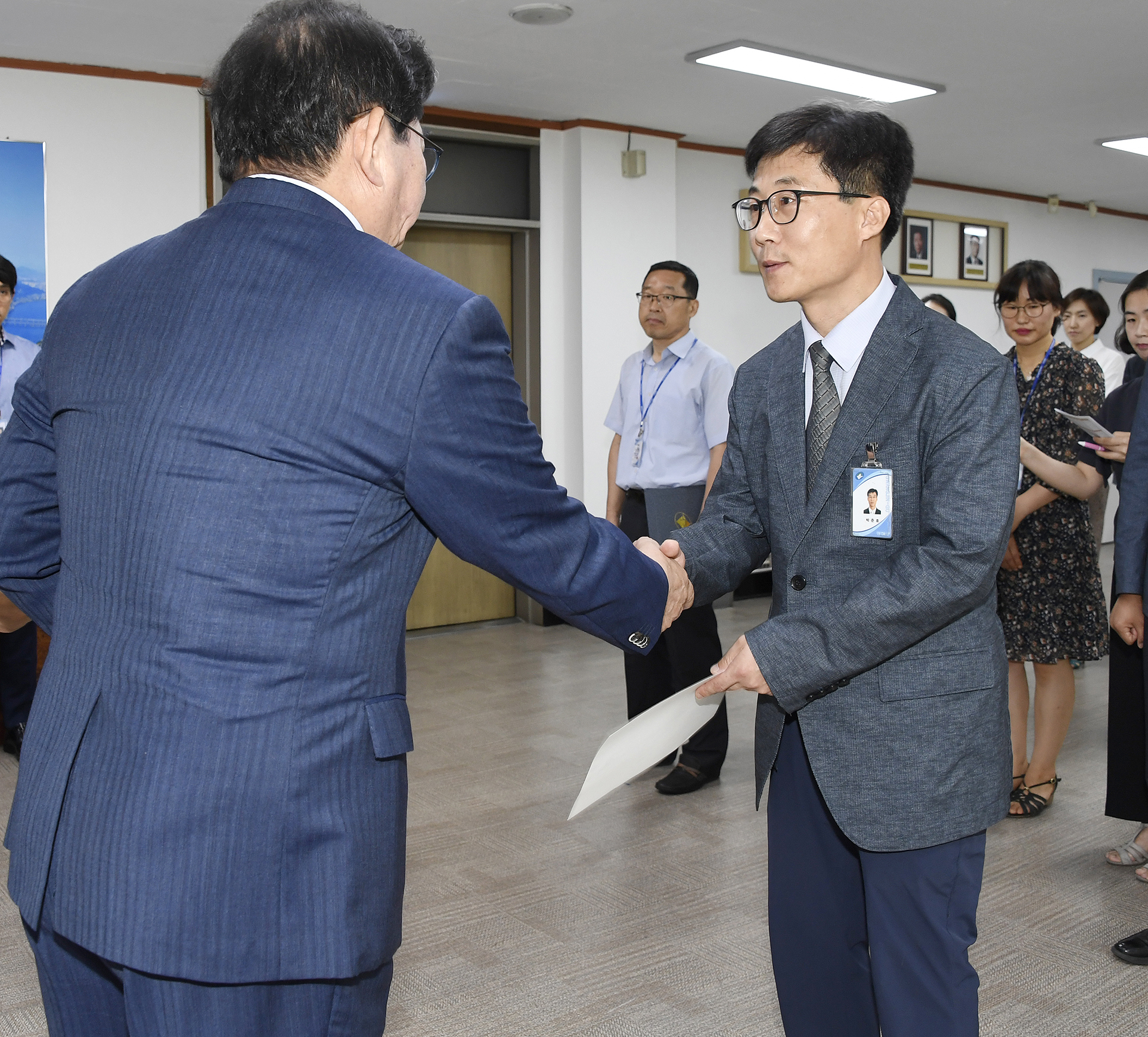 20170721-하반기 일반직공무원 전보 발령장 수여 158718.jpg