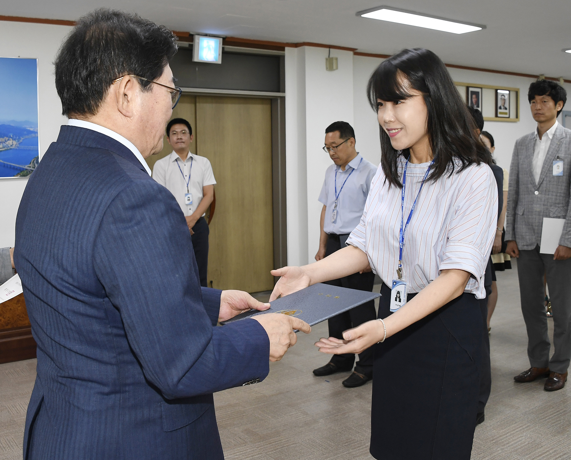 20170721-하반기 일반직공무원 전보 발령장 수여 158750.jpg