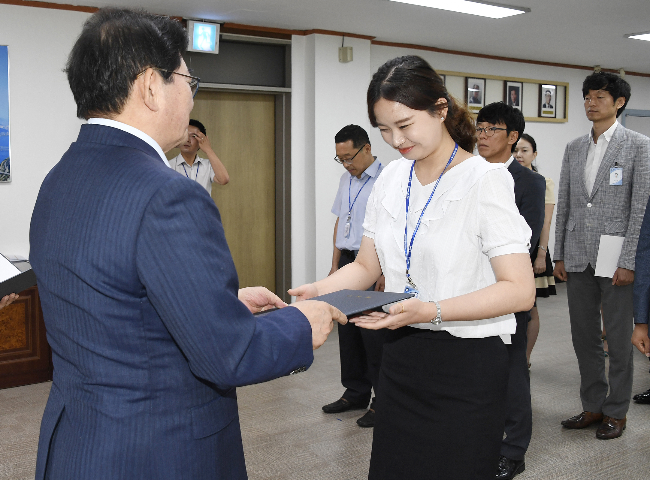 20170721-하반기 일반직공무원 전보 발령장 수여 158796.jpg