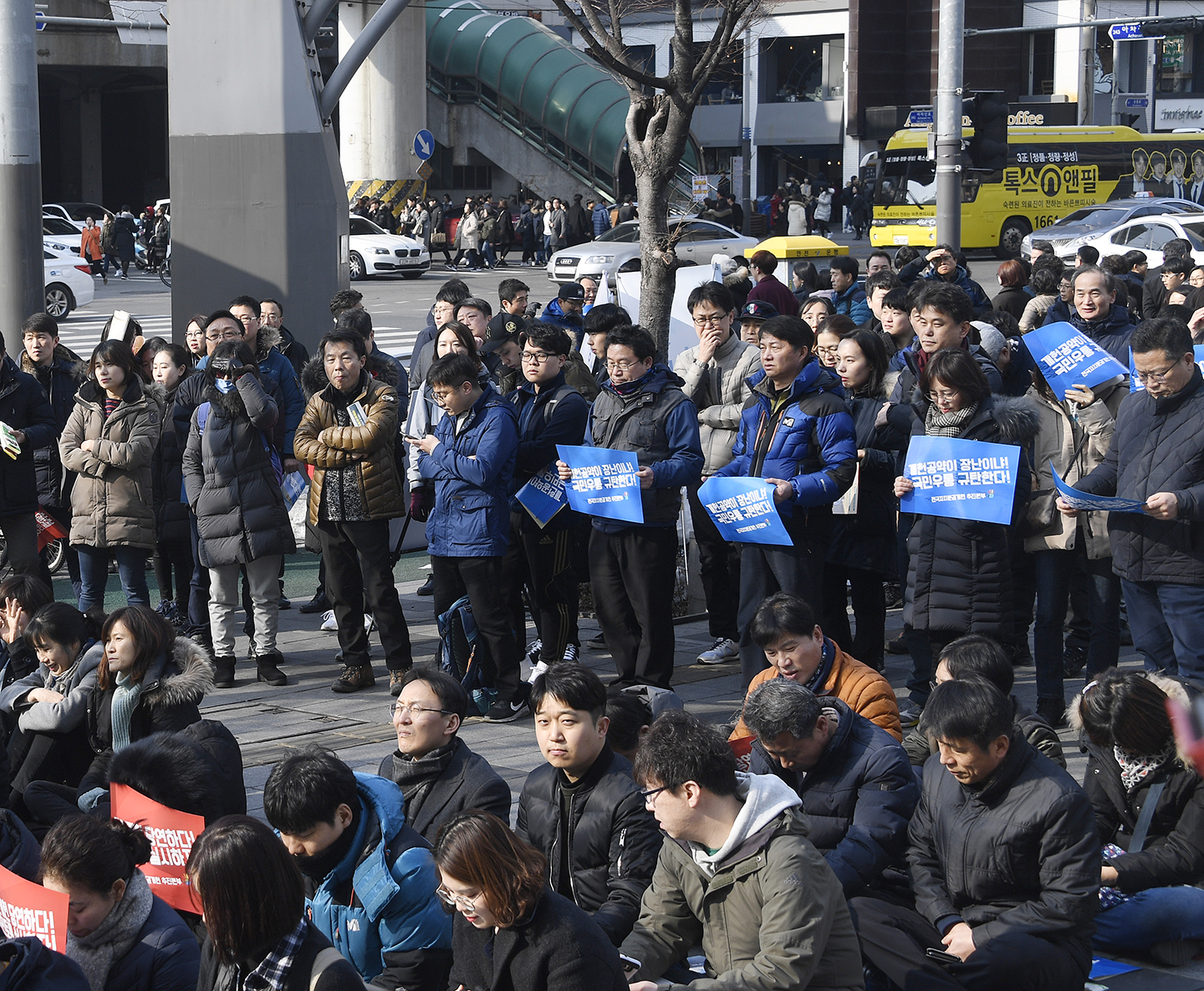 20180224-건대 앞 자치분권개헌 버스킹 171337.jpg