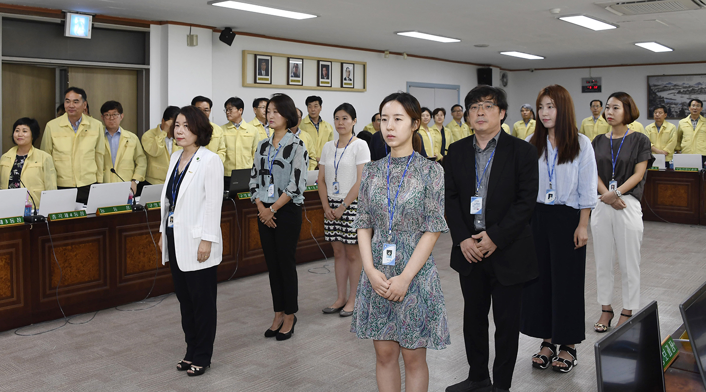 20170824-구 동 확대간부회의 우수공무원 표창장 수여 159359.jpg