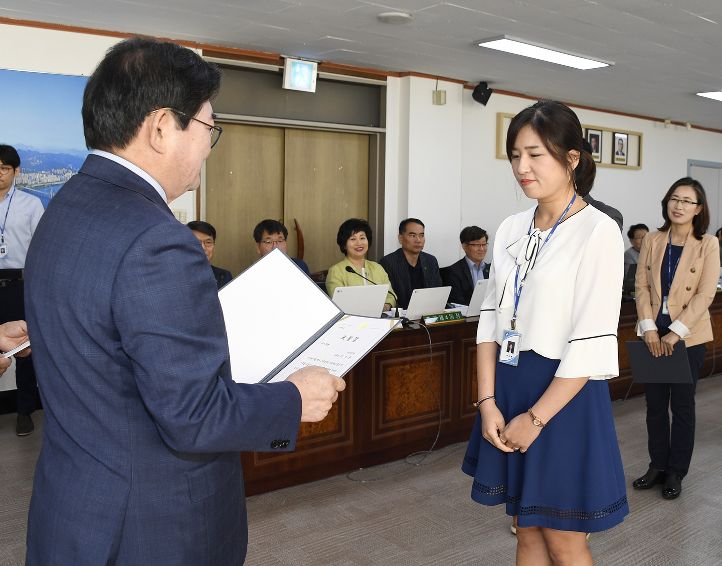 20170921-구 동 확대간부회의 우수공무원 표창 수여 160745.jpg